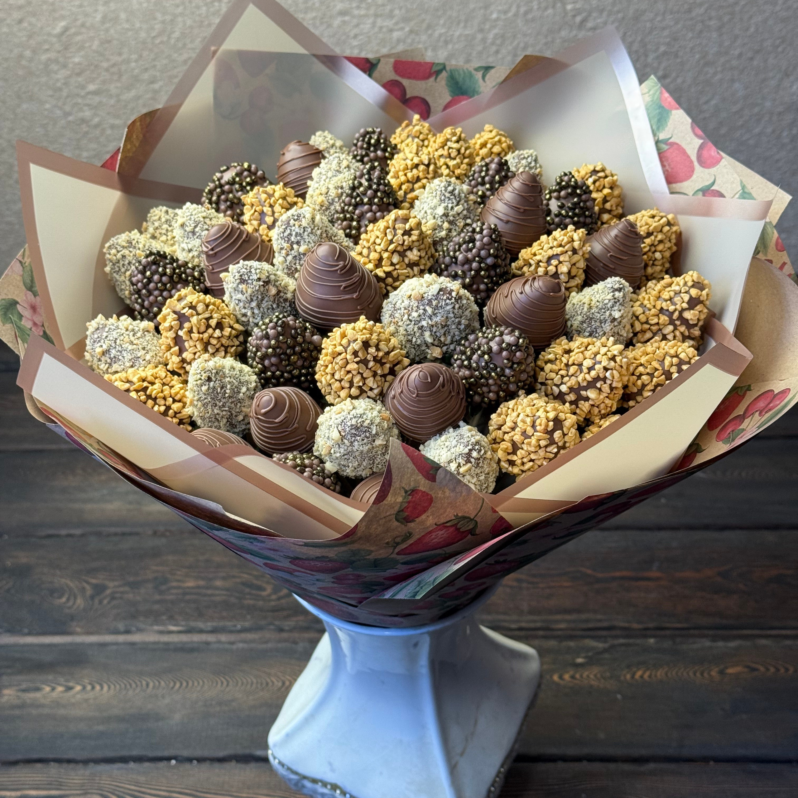 Букет из клубники в шоколаде «Джазовый вальс». Клубника в шоколаде в Сургуте