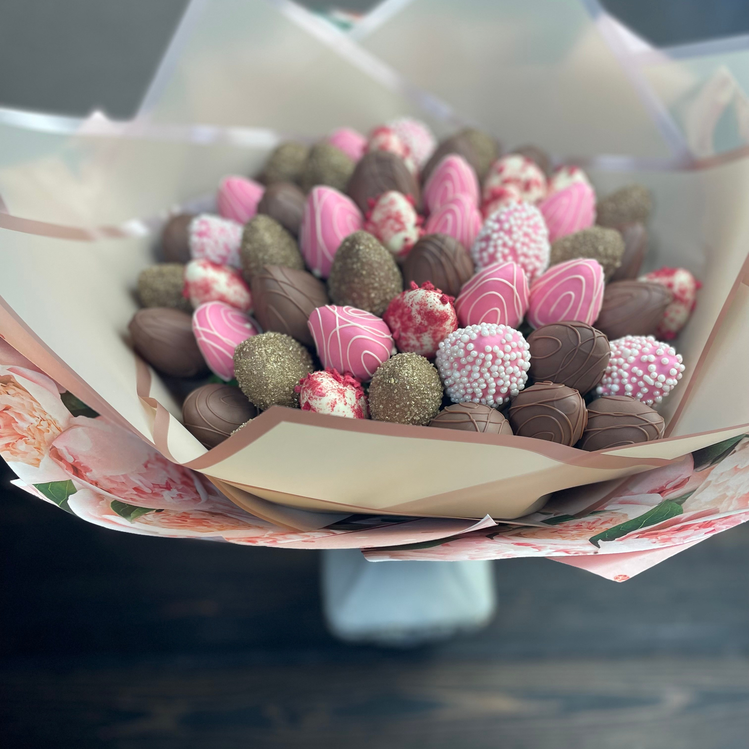 Букет из клубники в шоколаде "Грёзы". Клубника в шоколаде в Сургуте