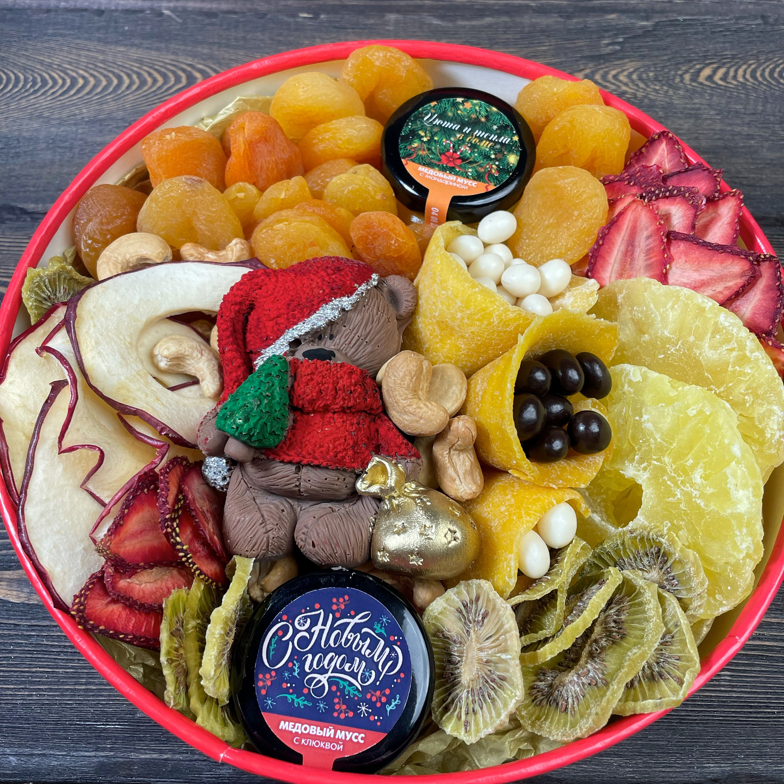 Подарочный набор «Мишка новогодний». Клубника в шоколаде в Сургуте