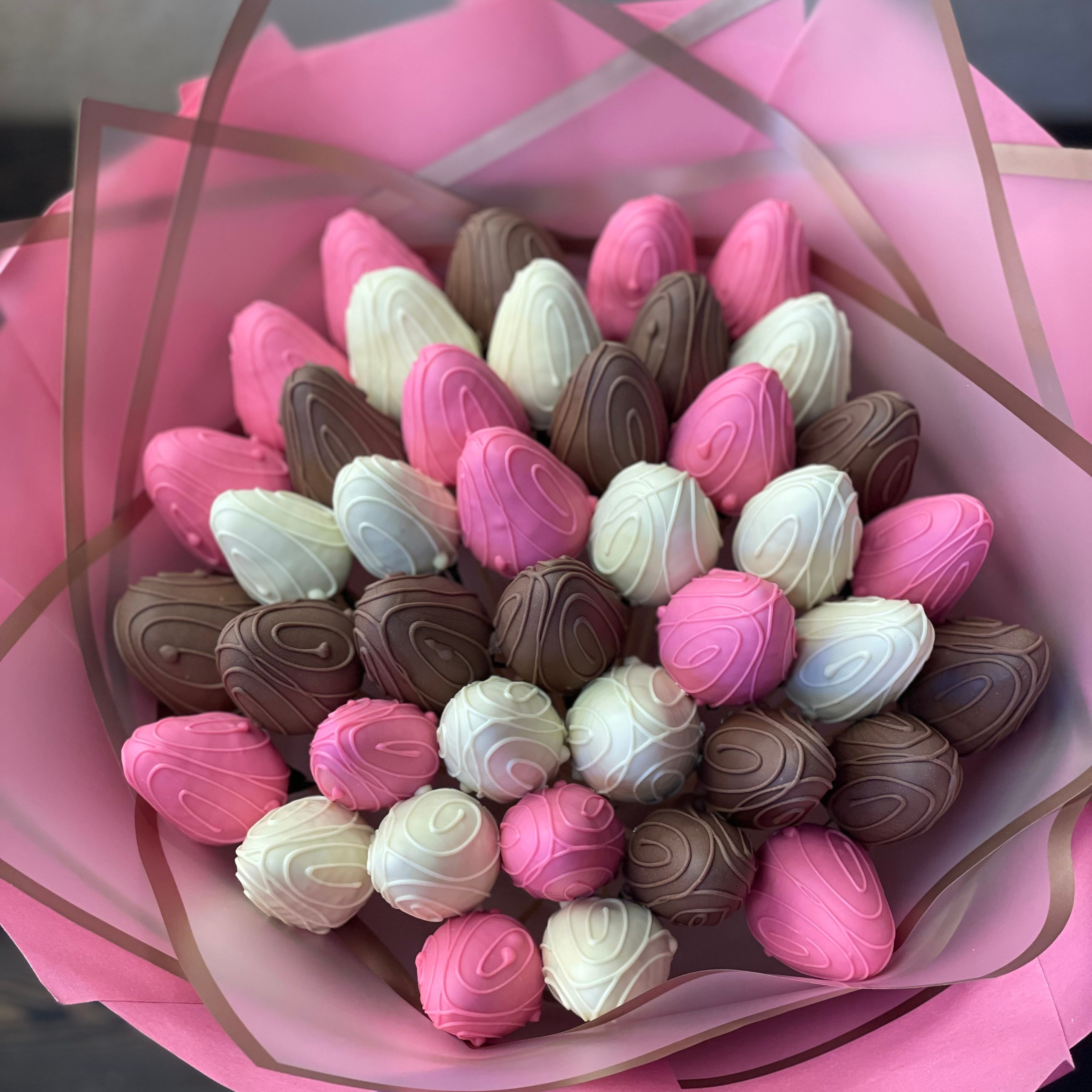 Букет из клубники в шоколаде «Теплый привет». Клубника в шоколаде в Сургуте