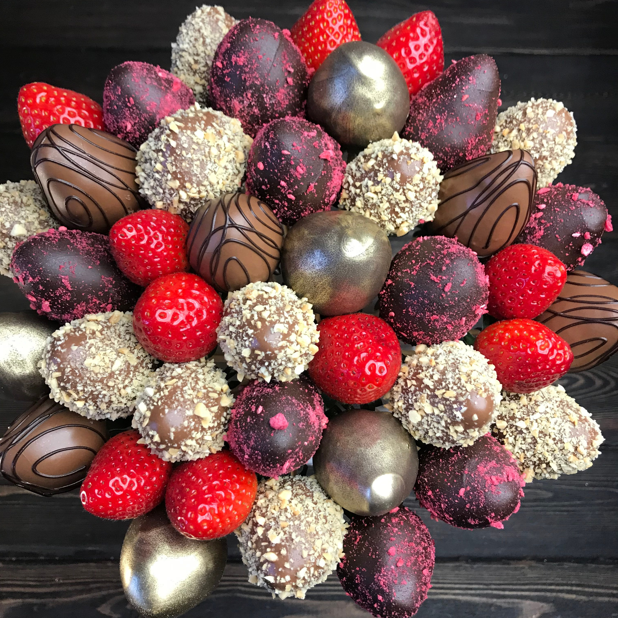 Букет из клубники в шоколаде «Сказочный». Клубника в шоколаде в Сургуте