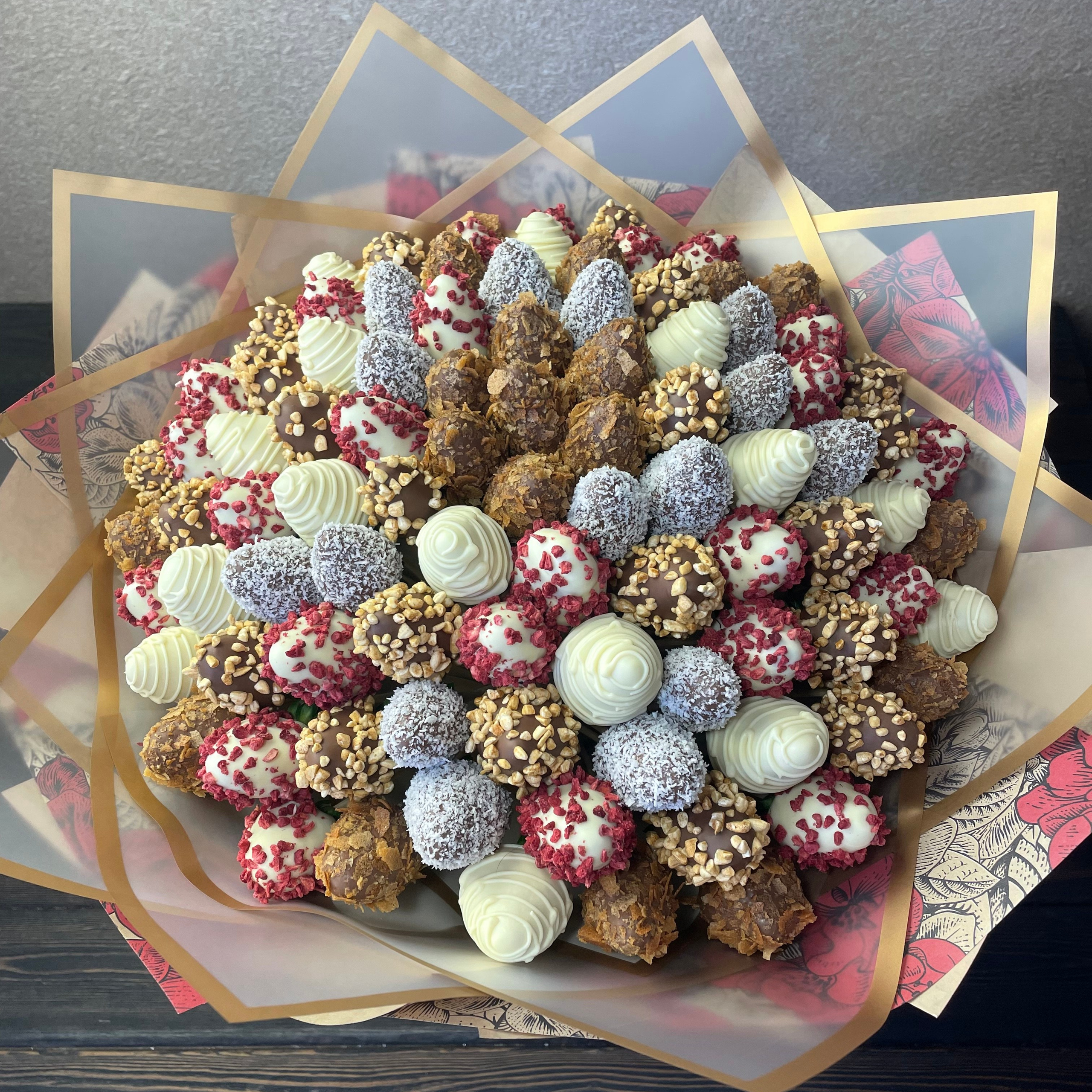 Букет из клубники в шоколаде «Ангельский шепот». Клубника в шоколаде в Сургуте