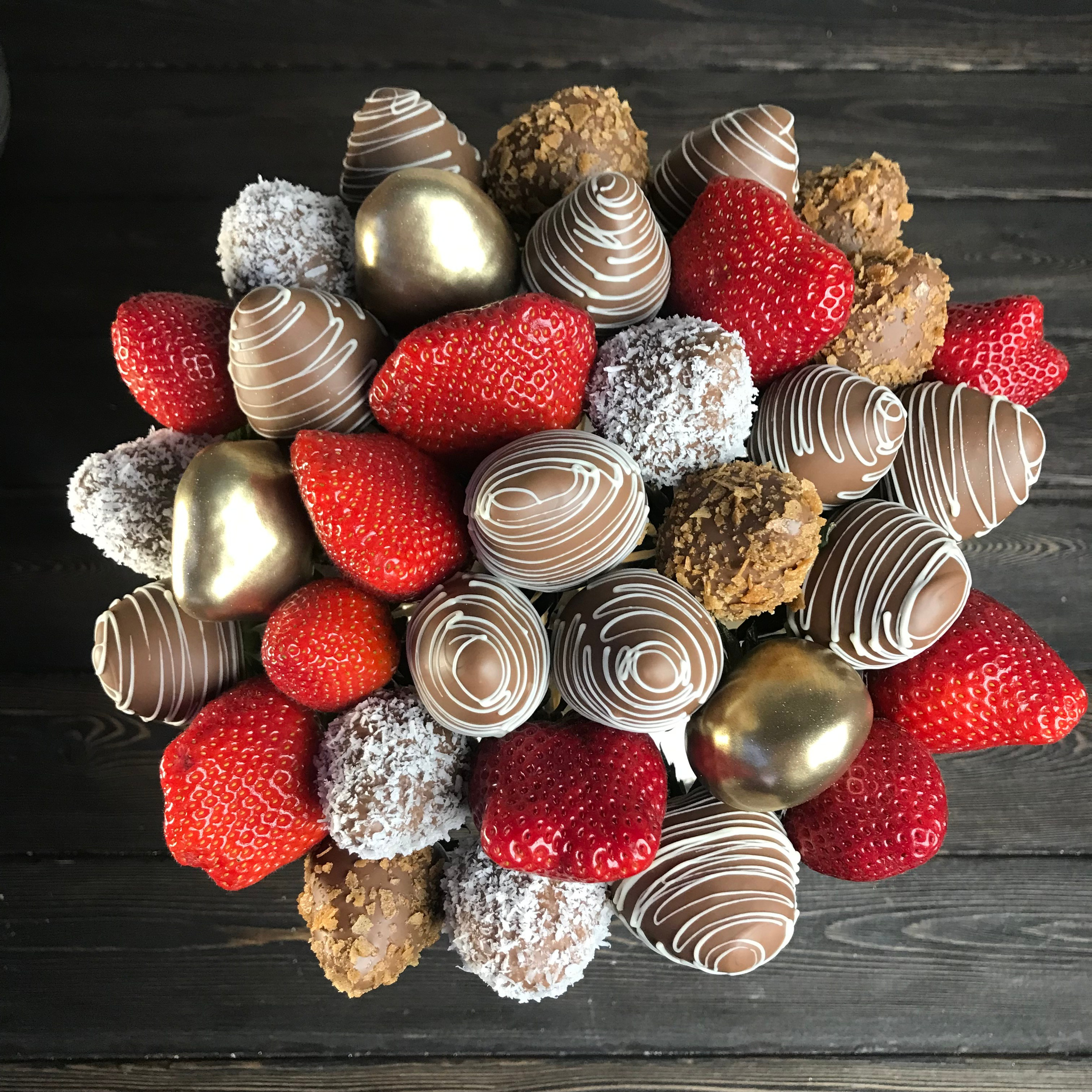 Букет из клубники в шоколаде «Классический». Клубника в шоколаде в Сургуте