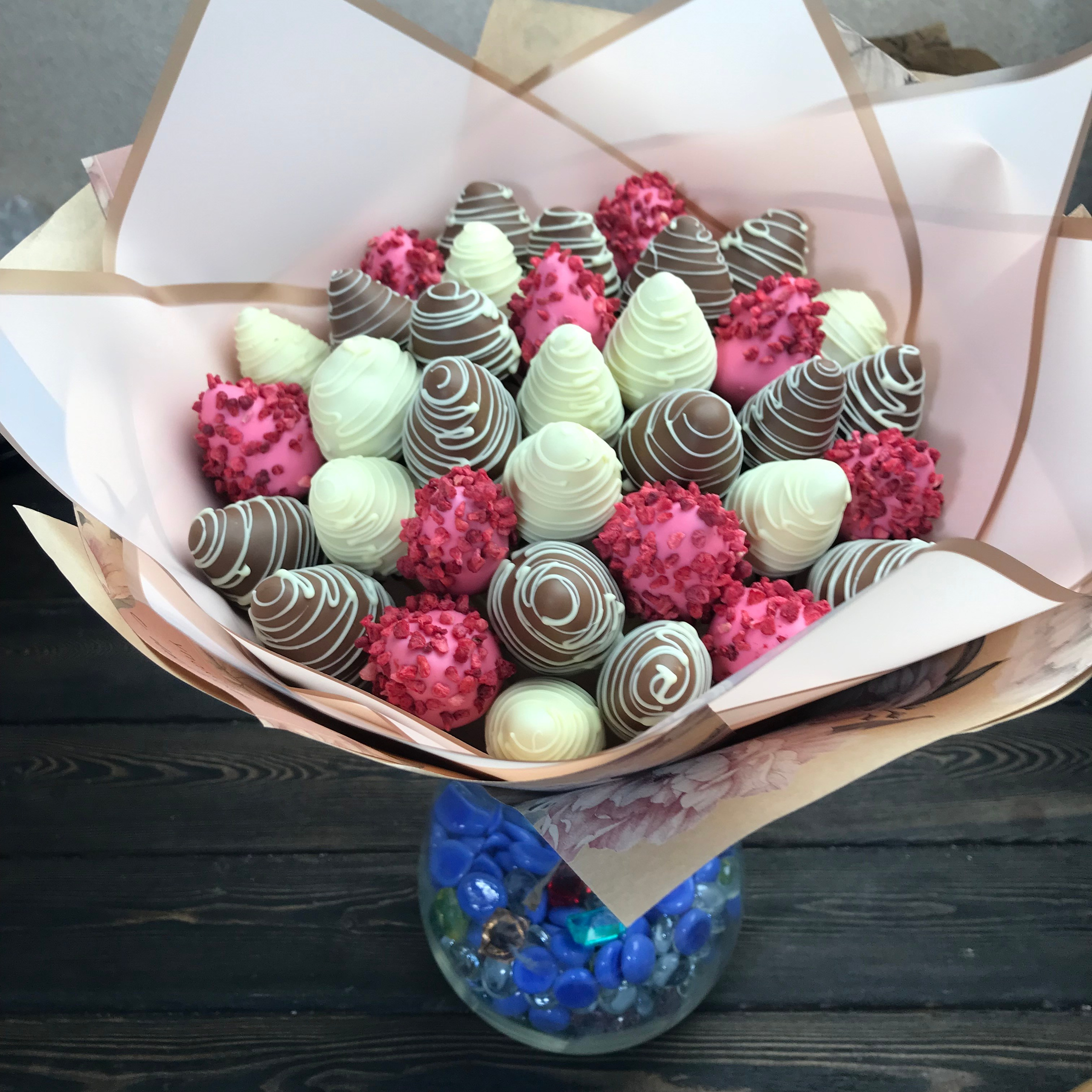 Букет из клубники в шоколаде «Малинка». Клубника в шоколаде в Сургуте