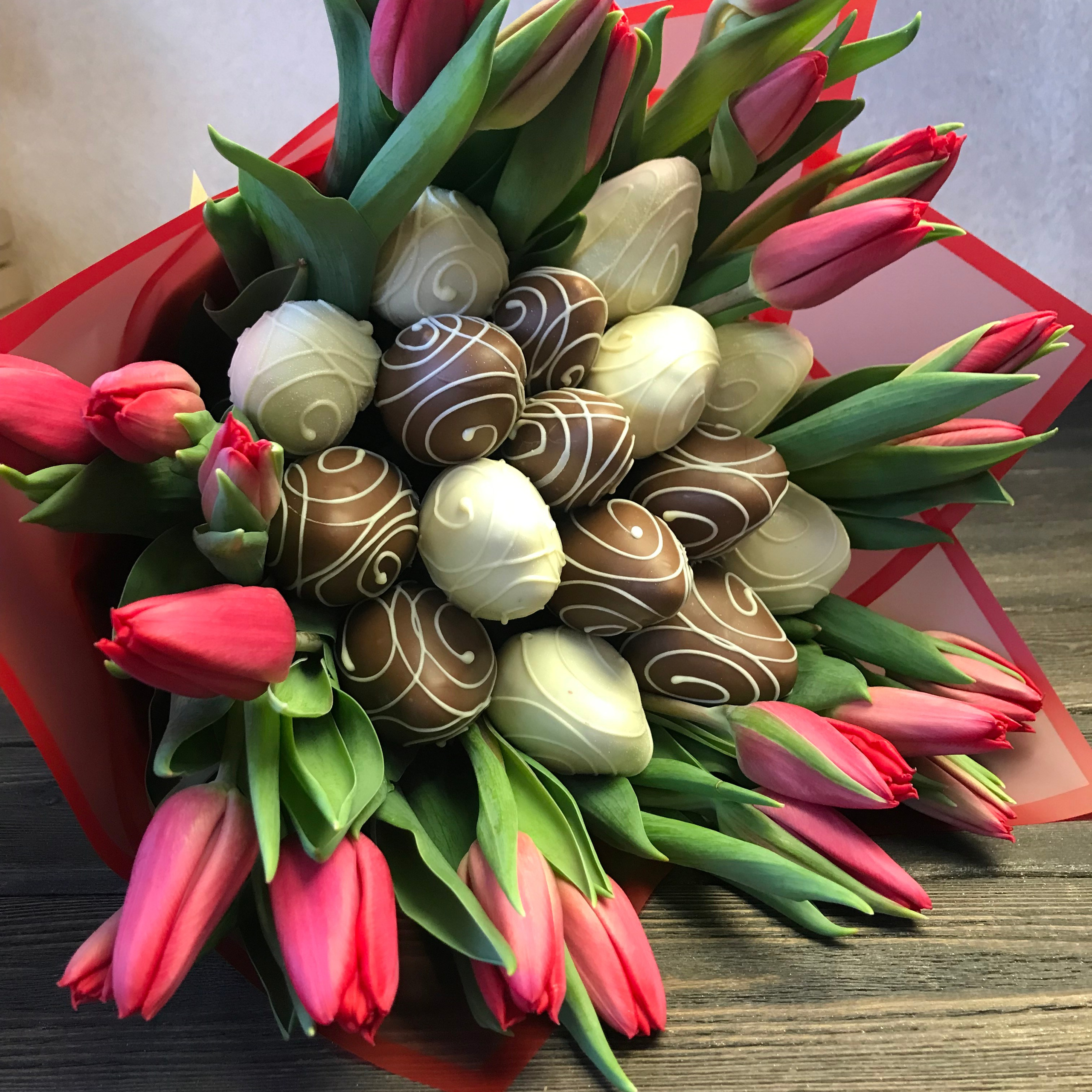 Букет из клубники в шоколаде «Весеннее настроение». Клубника в шоколаде в Сургуте