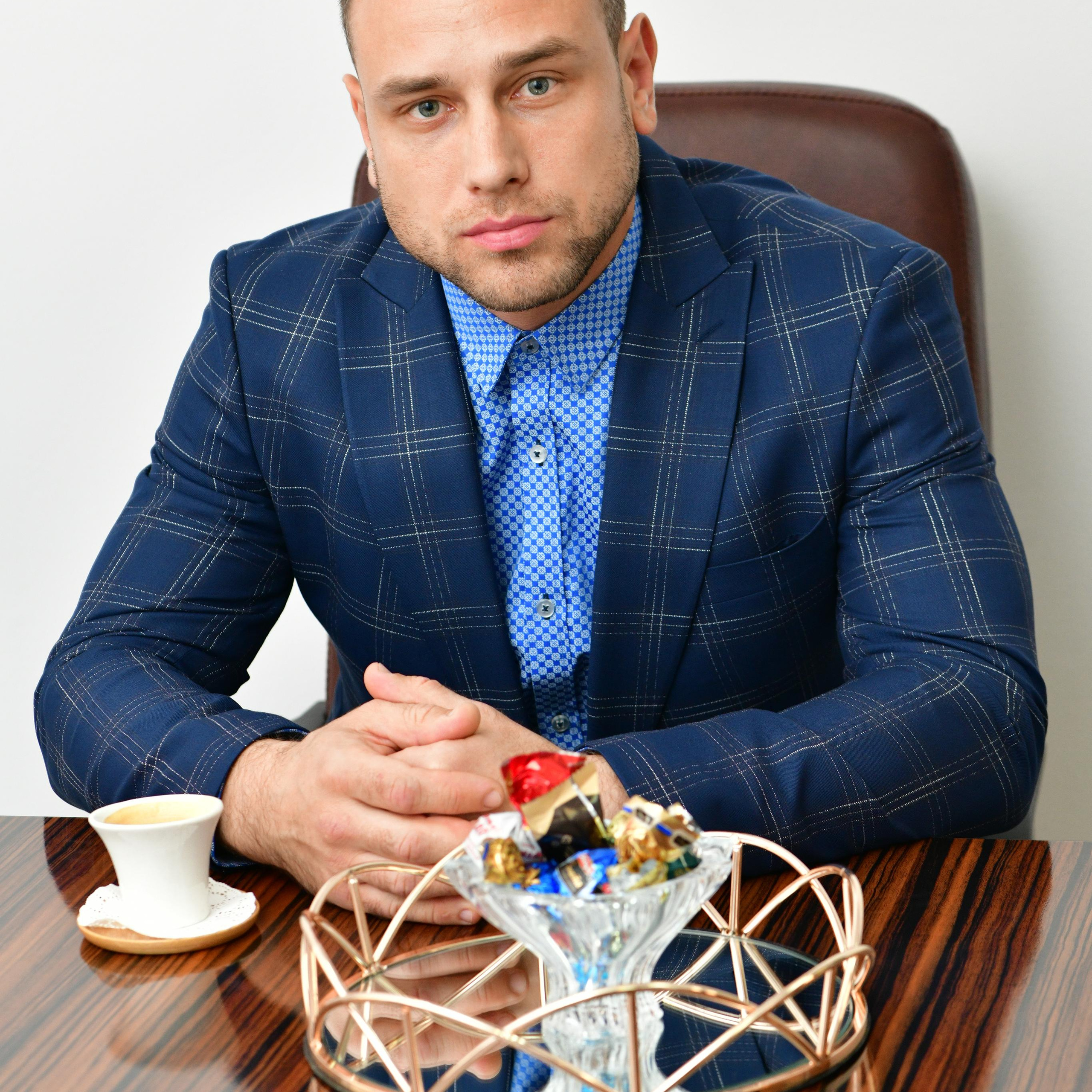 Александр. В Банке