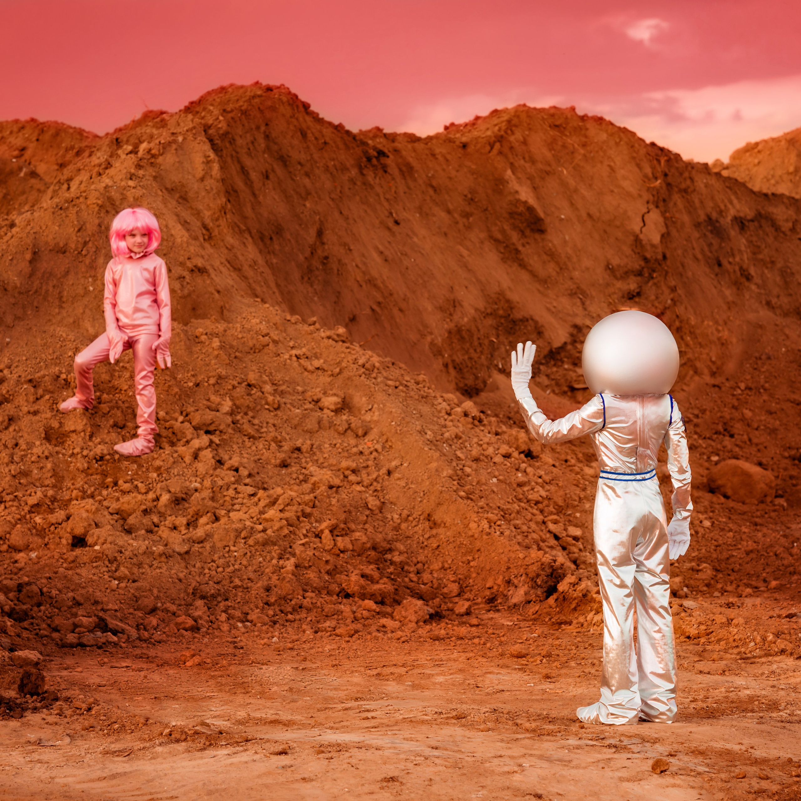 Инопланетяшка и космонавт