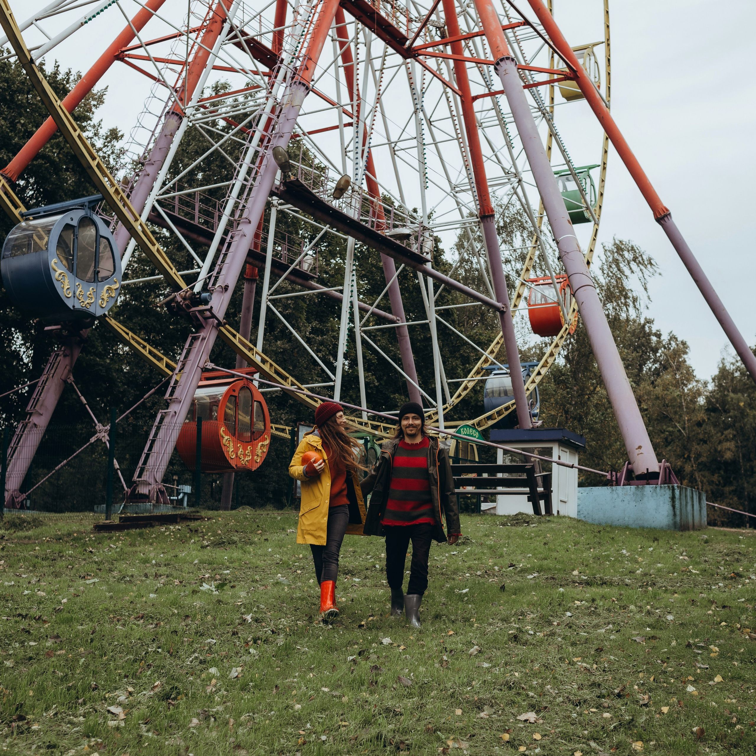 Алеся и Сережа. Love story в парке аттракционов