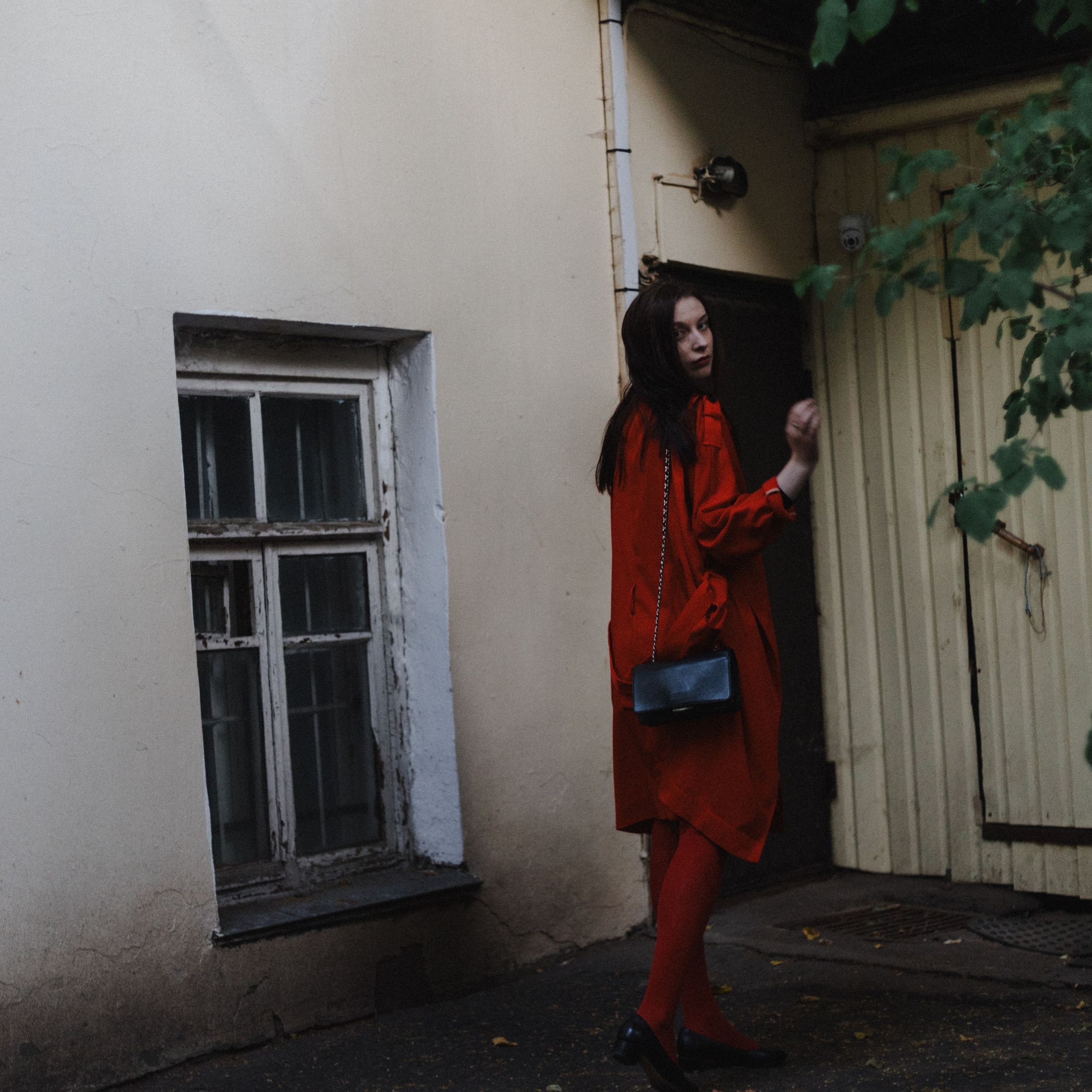 Девушка в красном. Портретный фотограф в Москве и МО