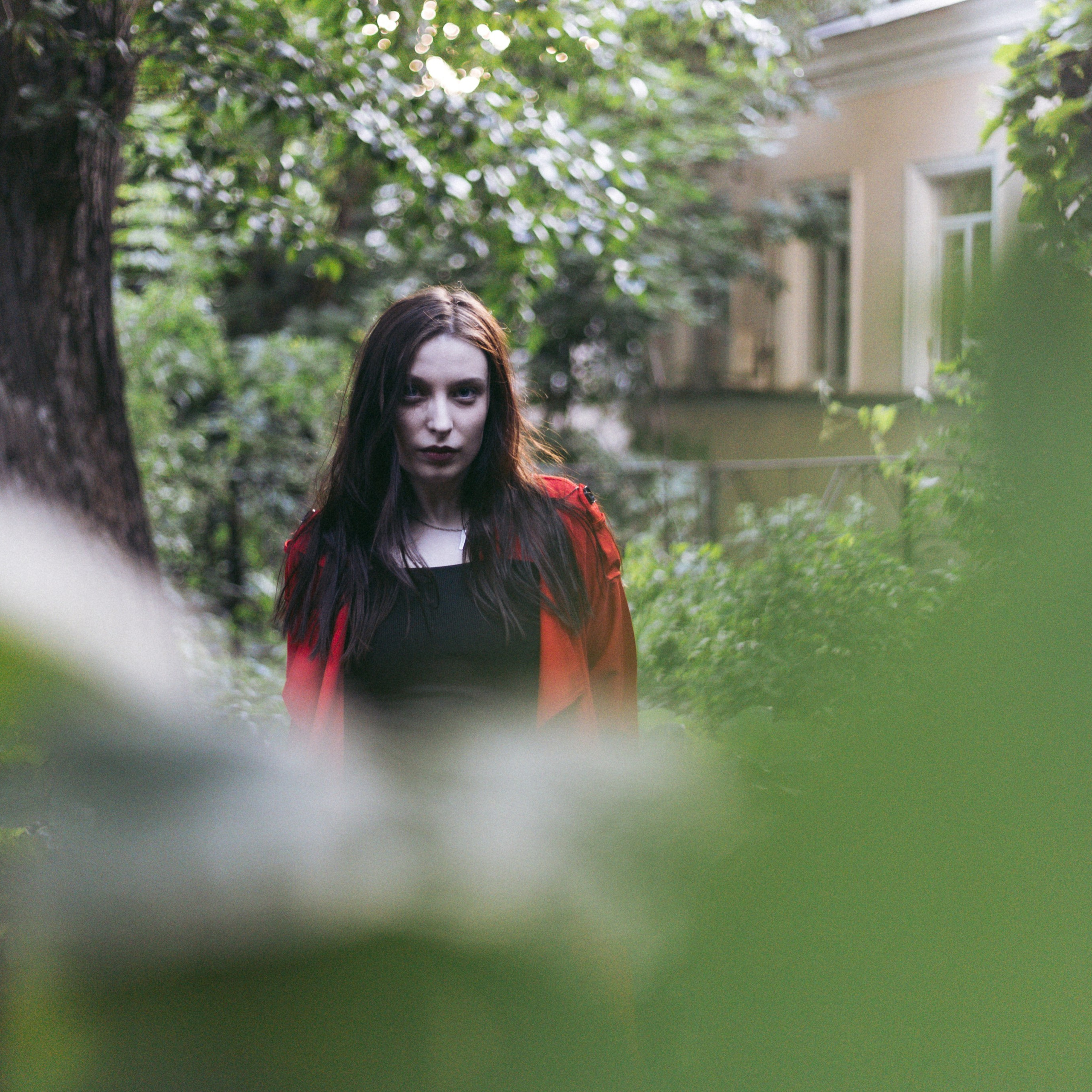 Девушка в красном. Портретный фотограф в Москве и МО