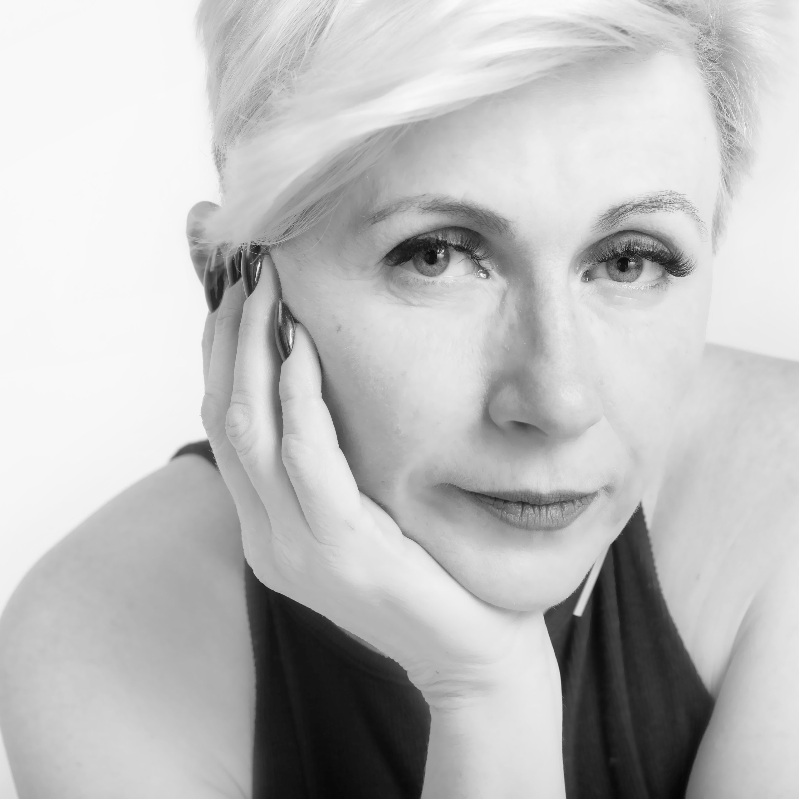 Женский портрет. Главная