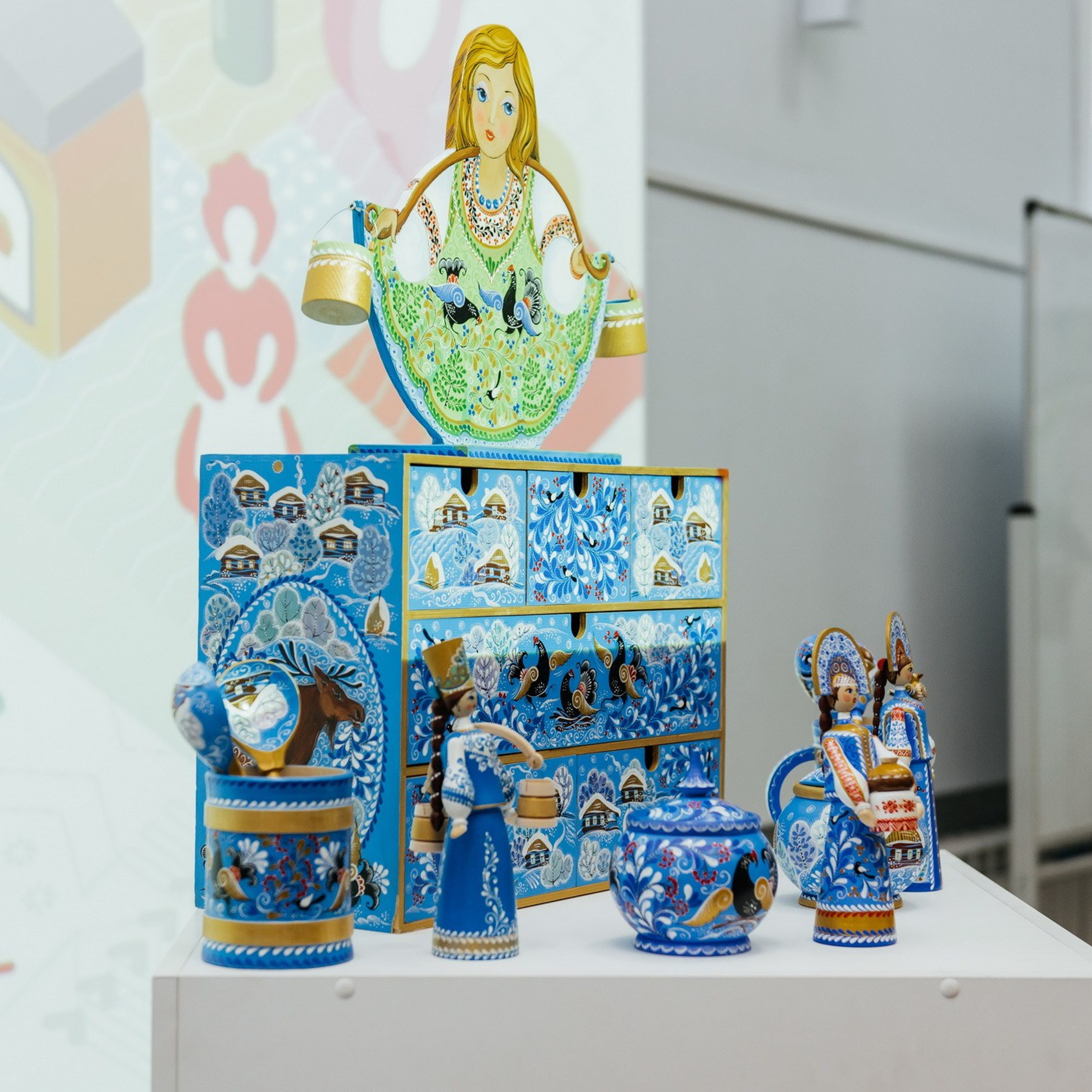 Выставка «Ордынская роспись» в НГТУ НЭТИ. Сувениры и подарки с Ордынской росписью | Новосибирск