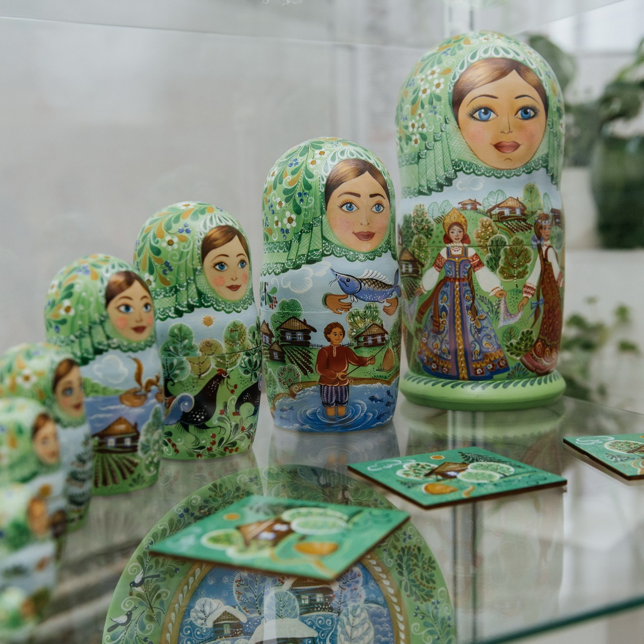 Выставка «Ордынская роспись» в НГТУ НЭТИ. Сувениры и подарки с Ордынской росписью | Новосибирск