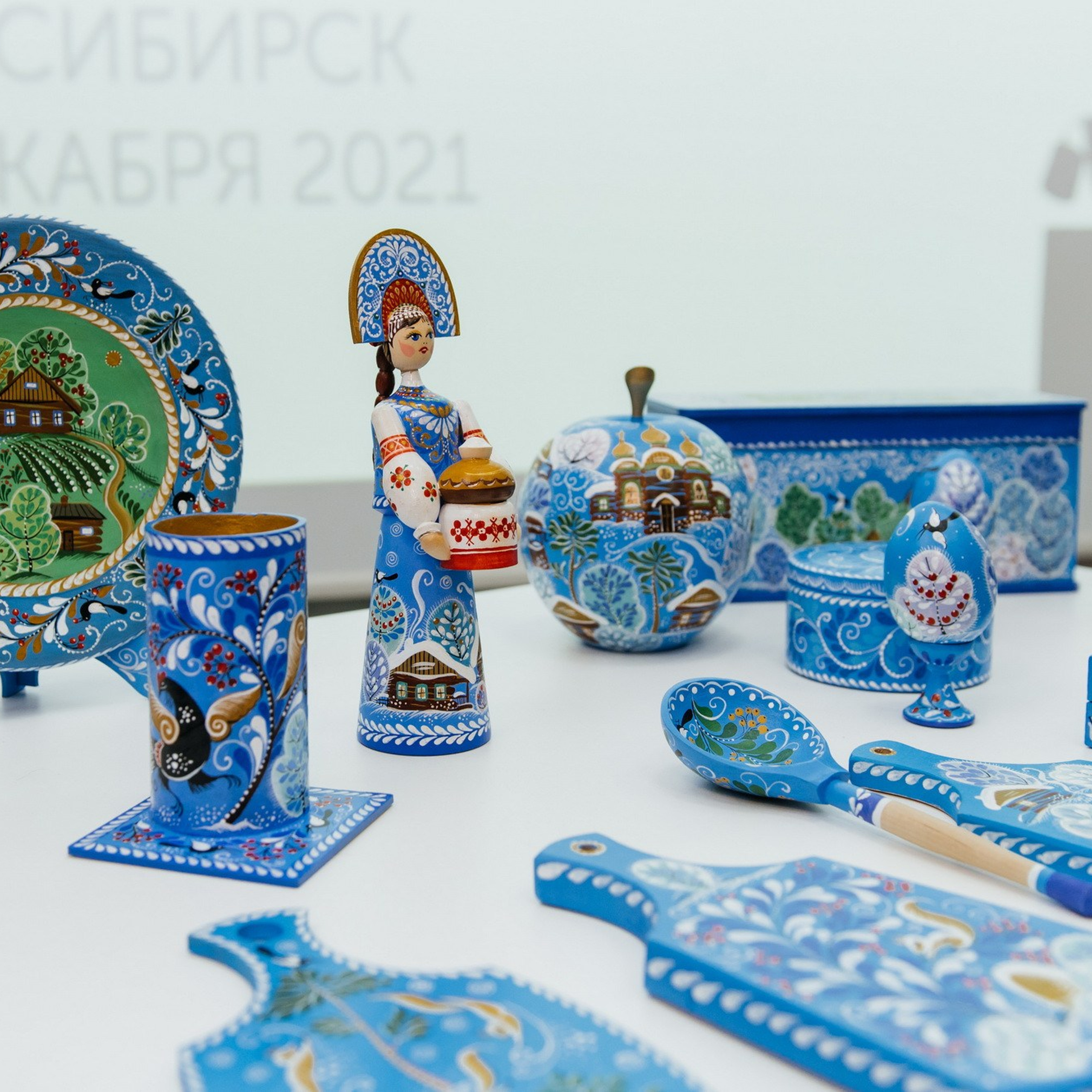 Выставка «Ордынская роспись» в НГТУ НЭТИ. Сувениры и подарки с Ордынской росписью | Новосибирск