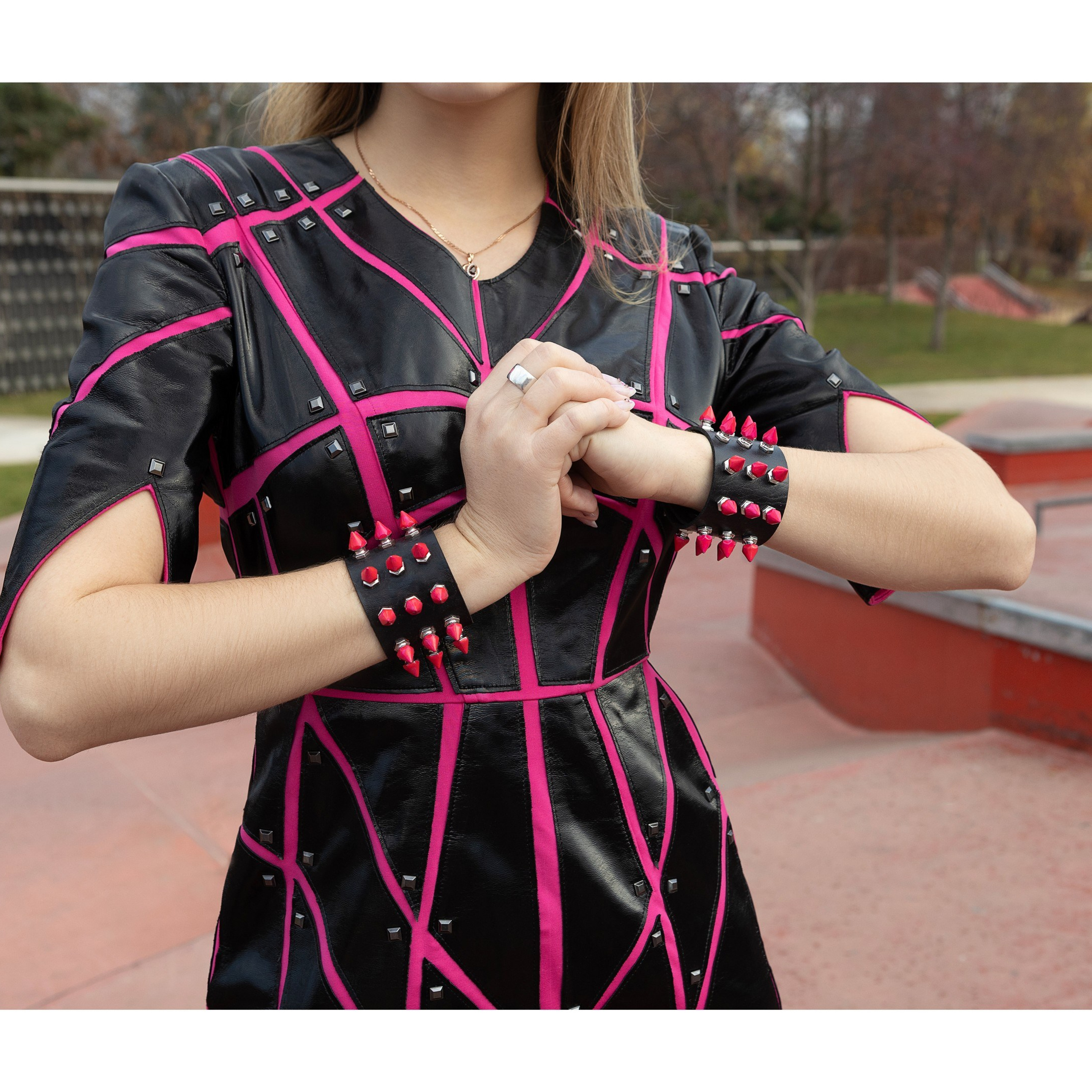 качественная строчка и ткань от бренда "Варнак"