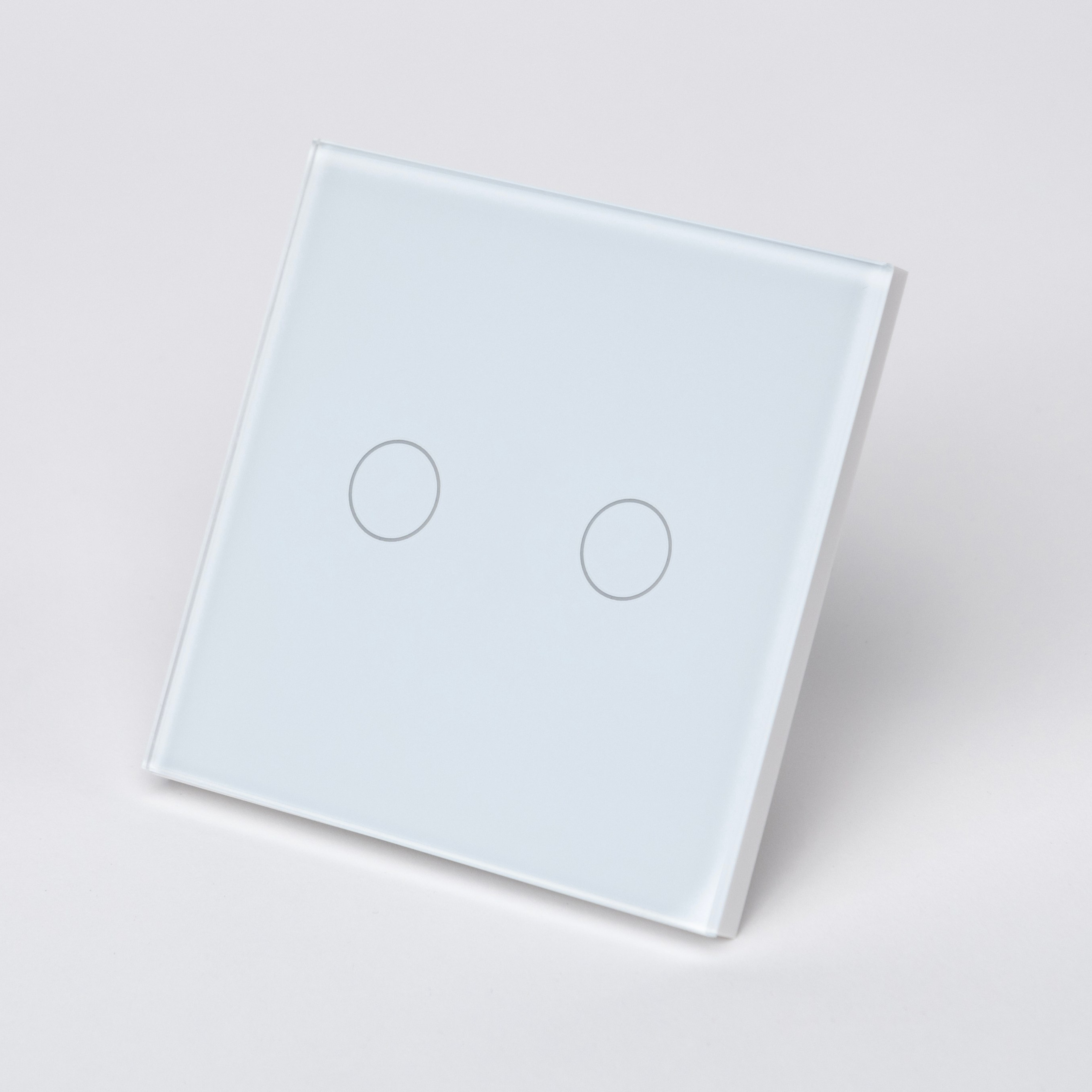 Двухклавишный выключатель белого цвета с глянцевой поверхностью, сенсорный, классический дизайн для дома и офиса.