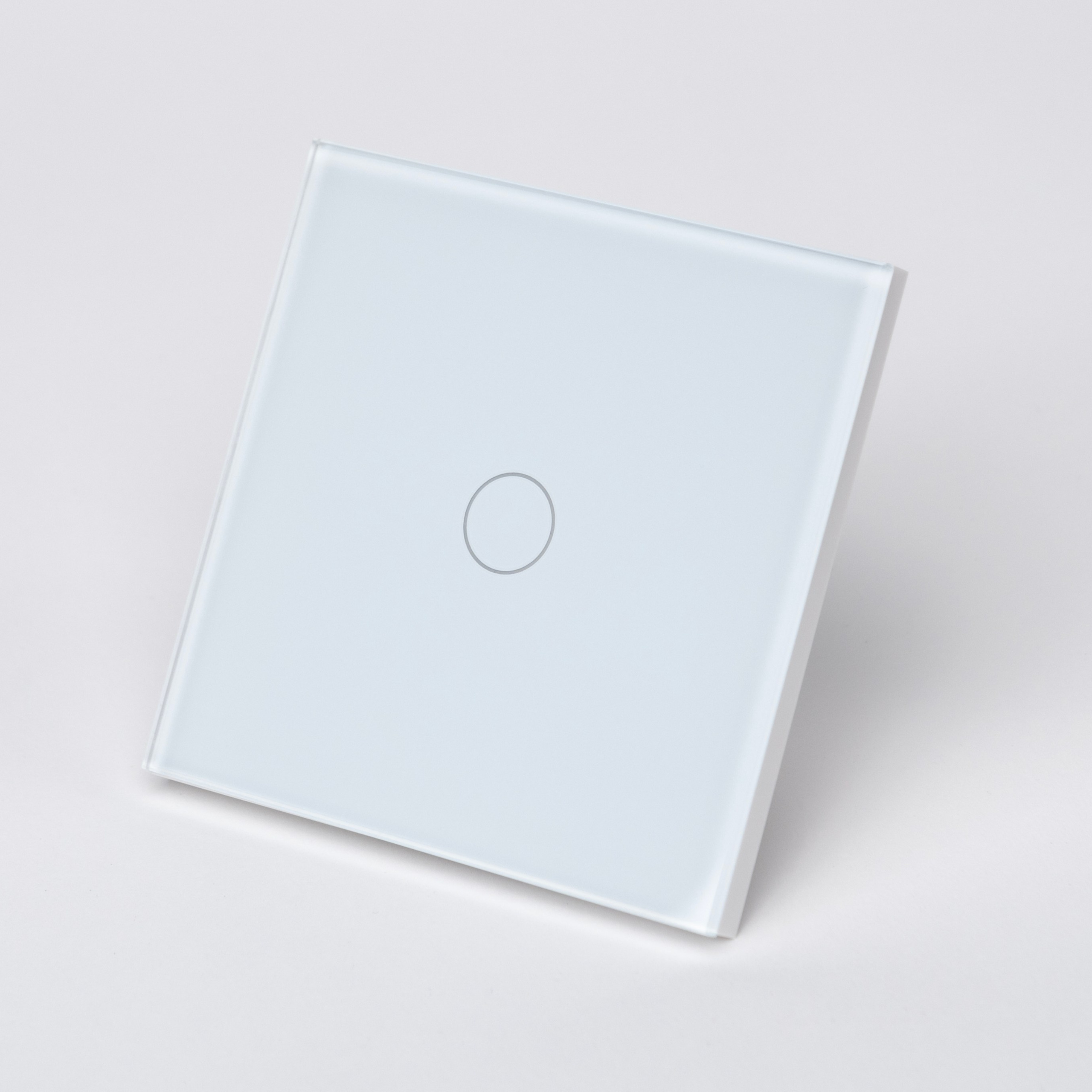 Одноклавишный выключатель белого цвета с глянцевой поверхностью, сенсорный,  классический дизайн для дома и офиса.