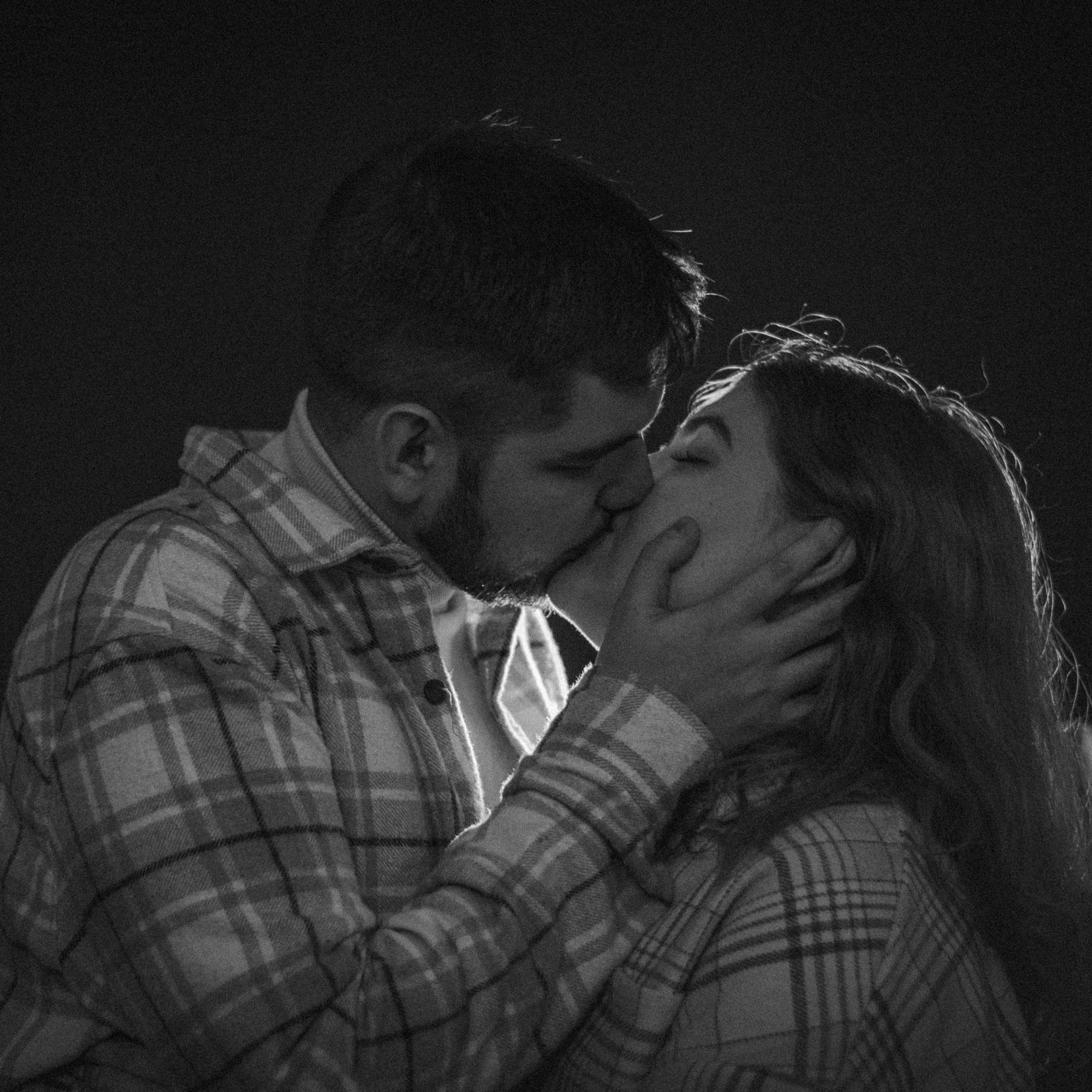 Чувственная парная фотосессия в студии