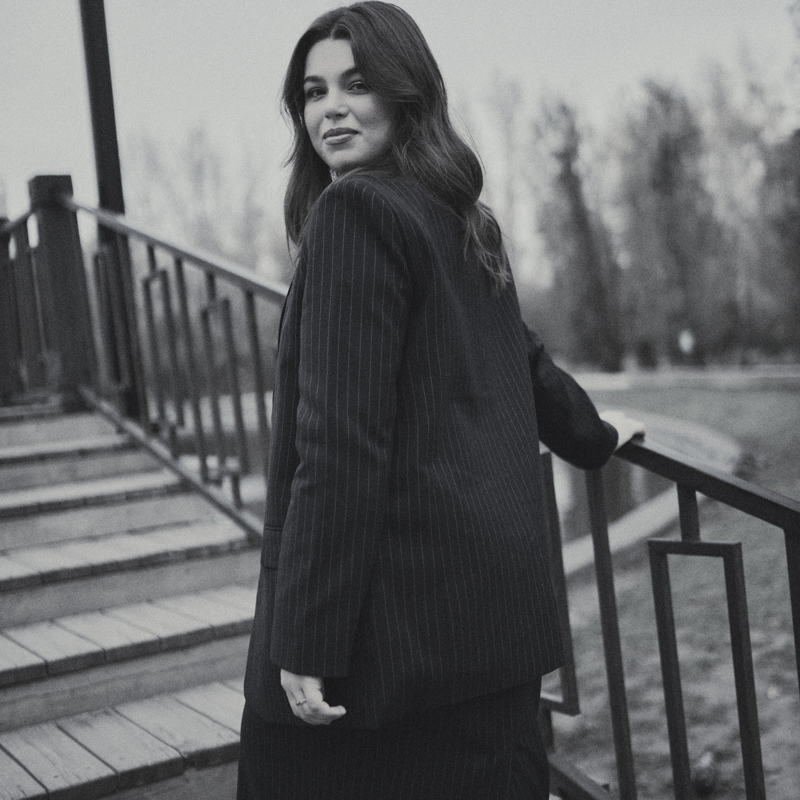 Аня. Прогулочная фотосессия в Изумрудном