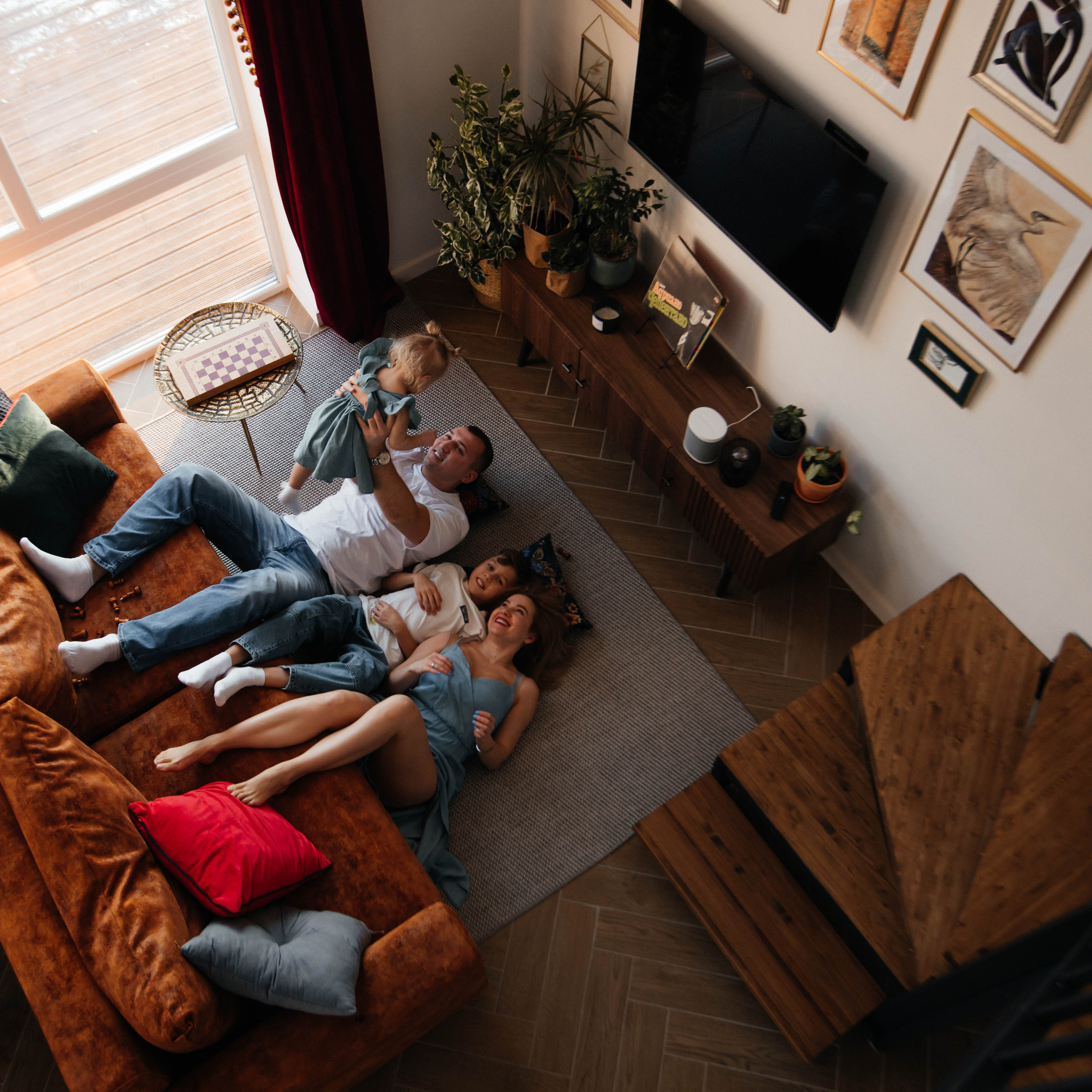 По весеннему тепло