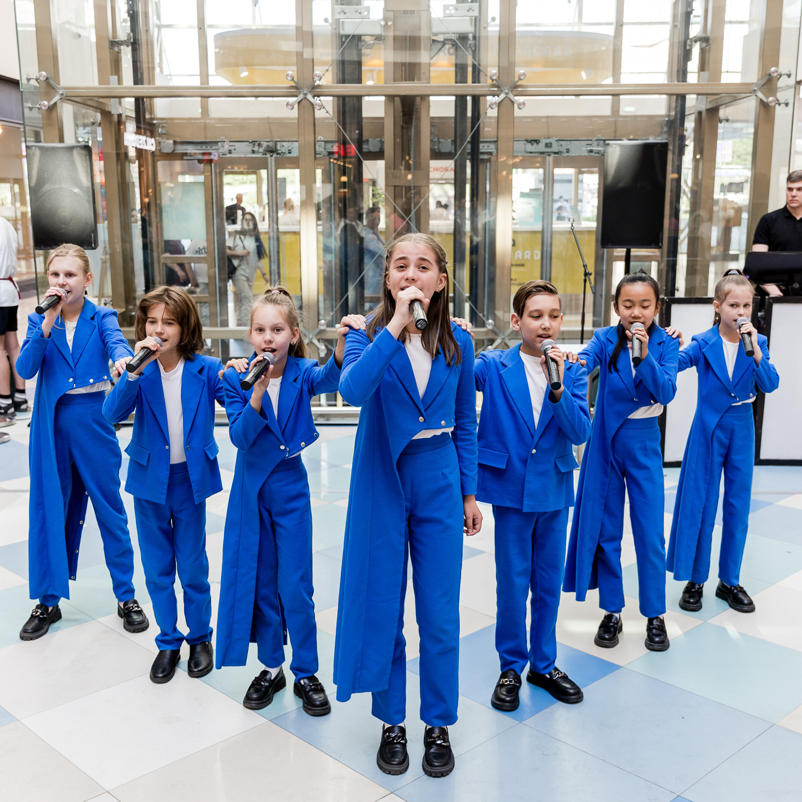 День защиты детей. Аура.