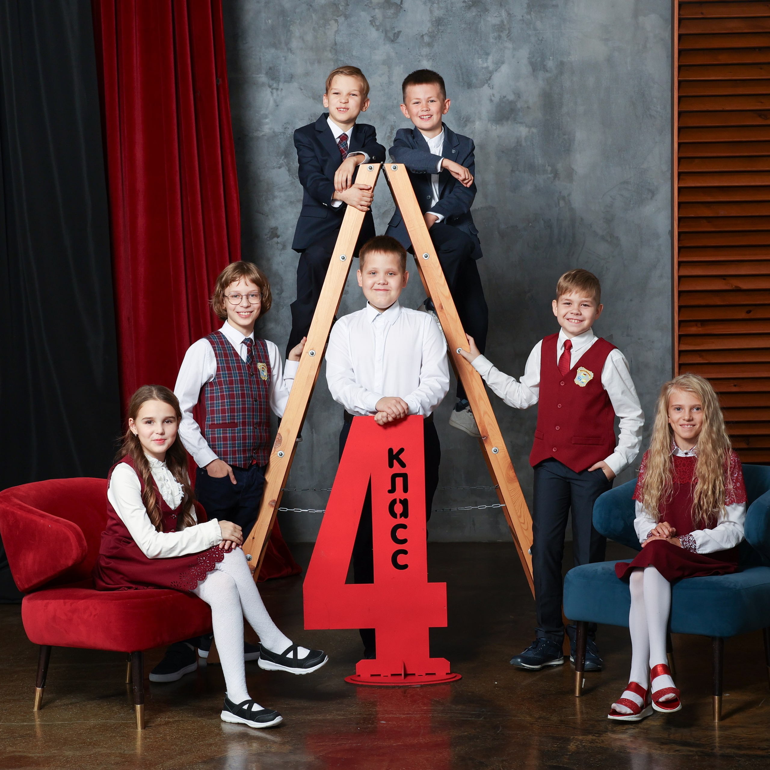 Студия в которой мы снимаем. Выпускные альбомы с оживающими фото Екатеринбург