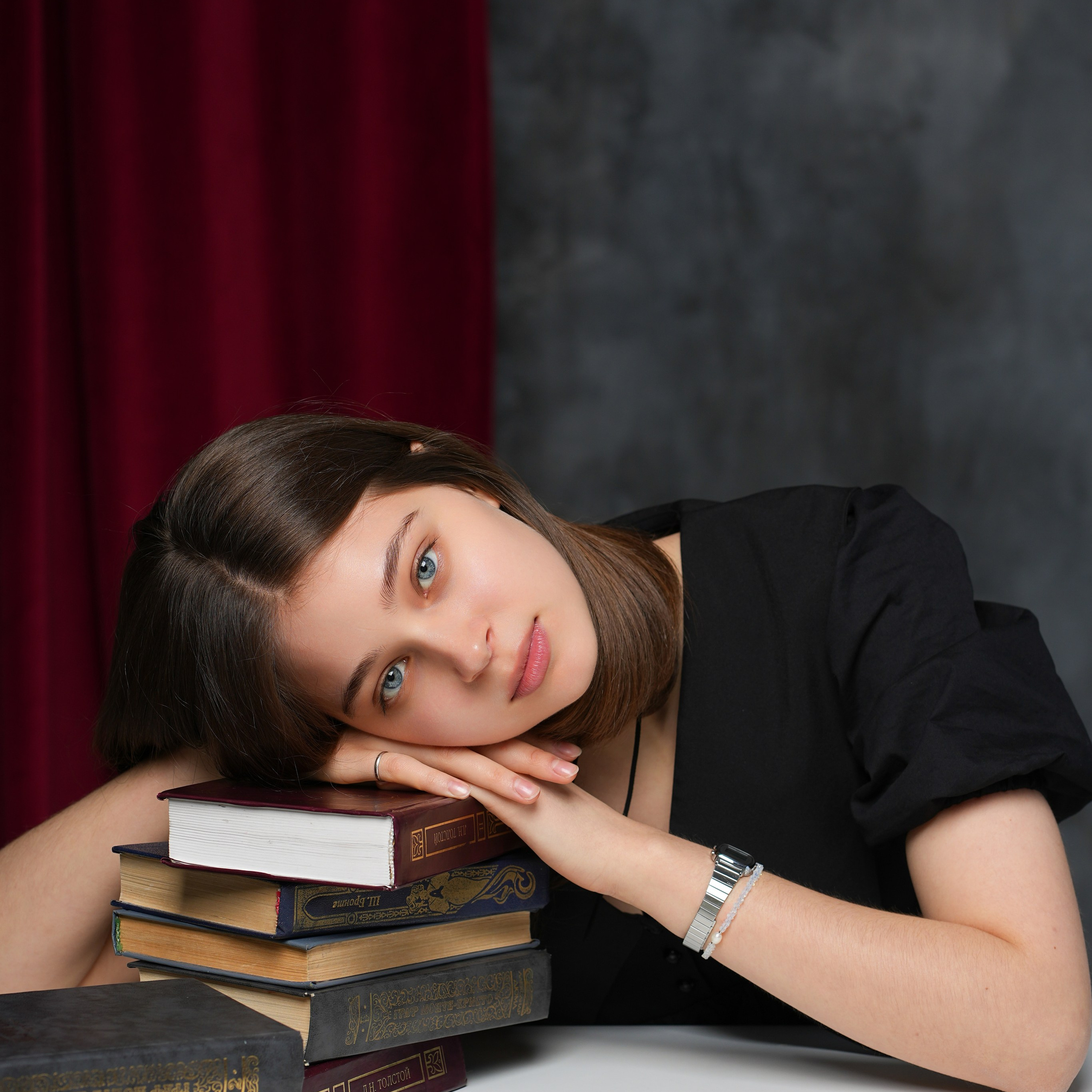 Студия в которой мы снимаем. Выпускные альбомы с оживающими фото Екатеринбург