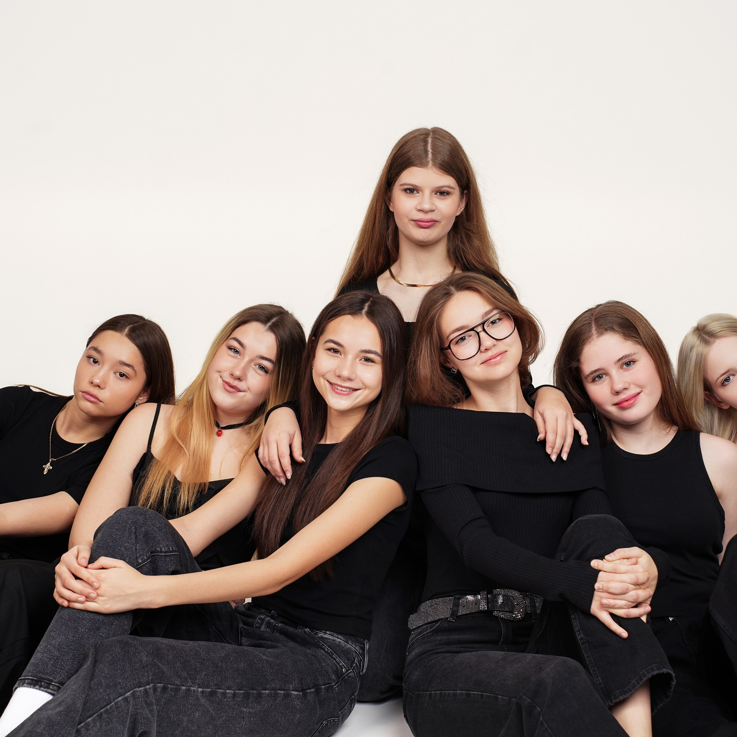 Студия в которой мы снимаем. Выпускные альбомы с оживающими фото Екатеринбург