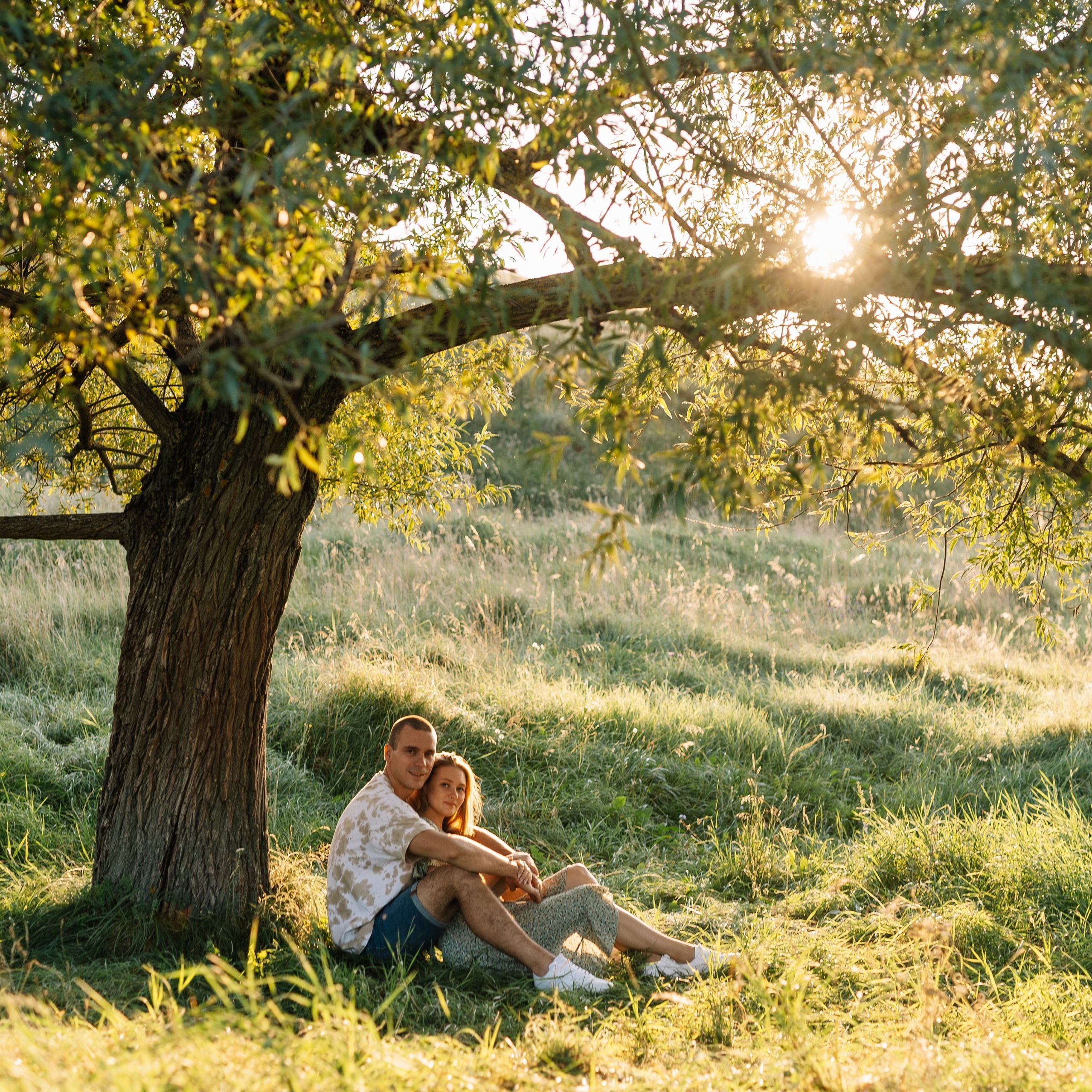 Фотосессия на закате на фоне природы для Инны и Максима
