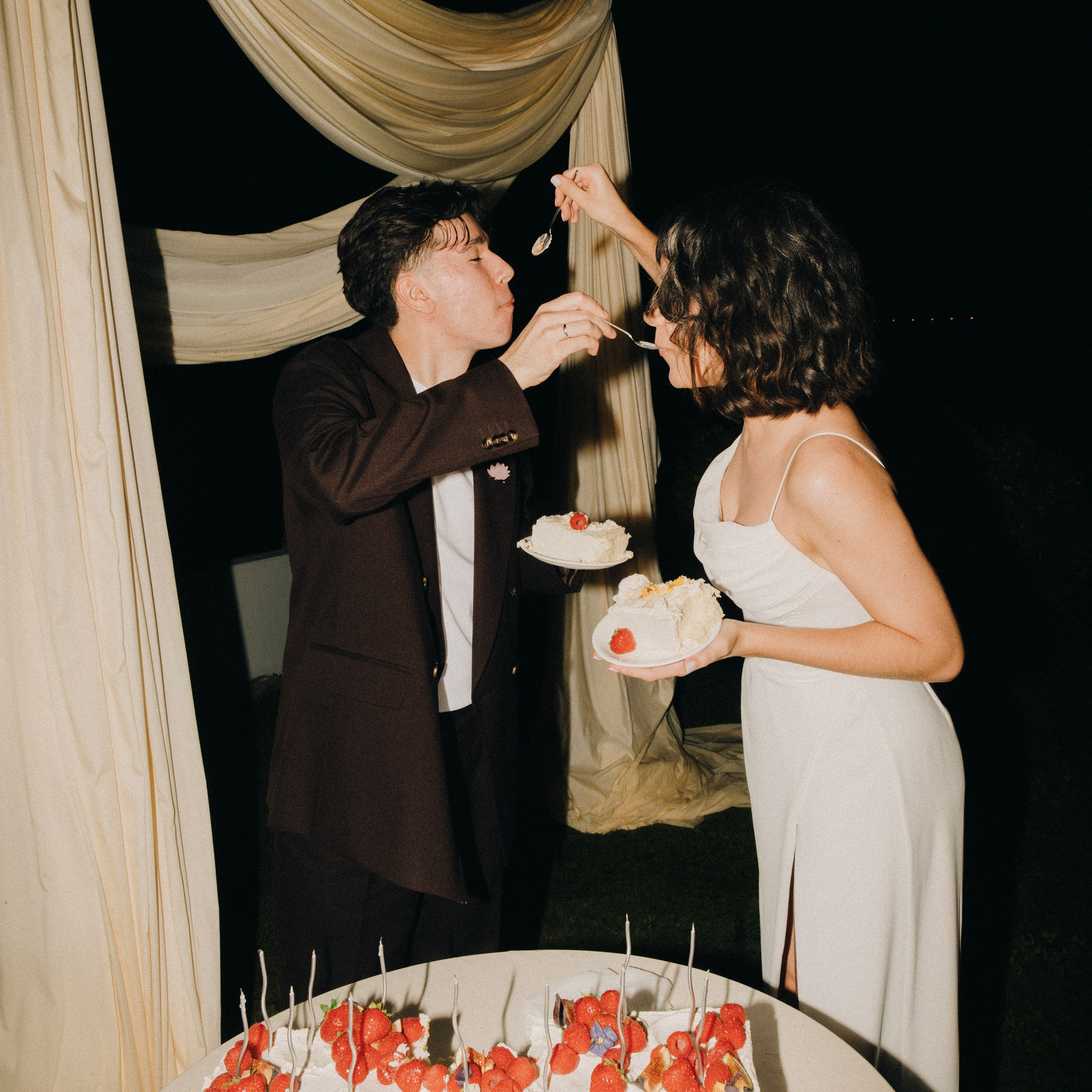 молодые счастливые