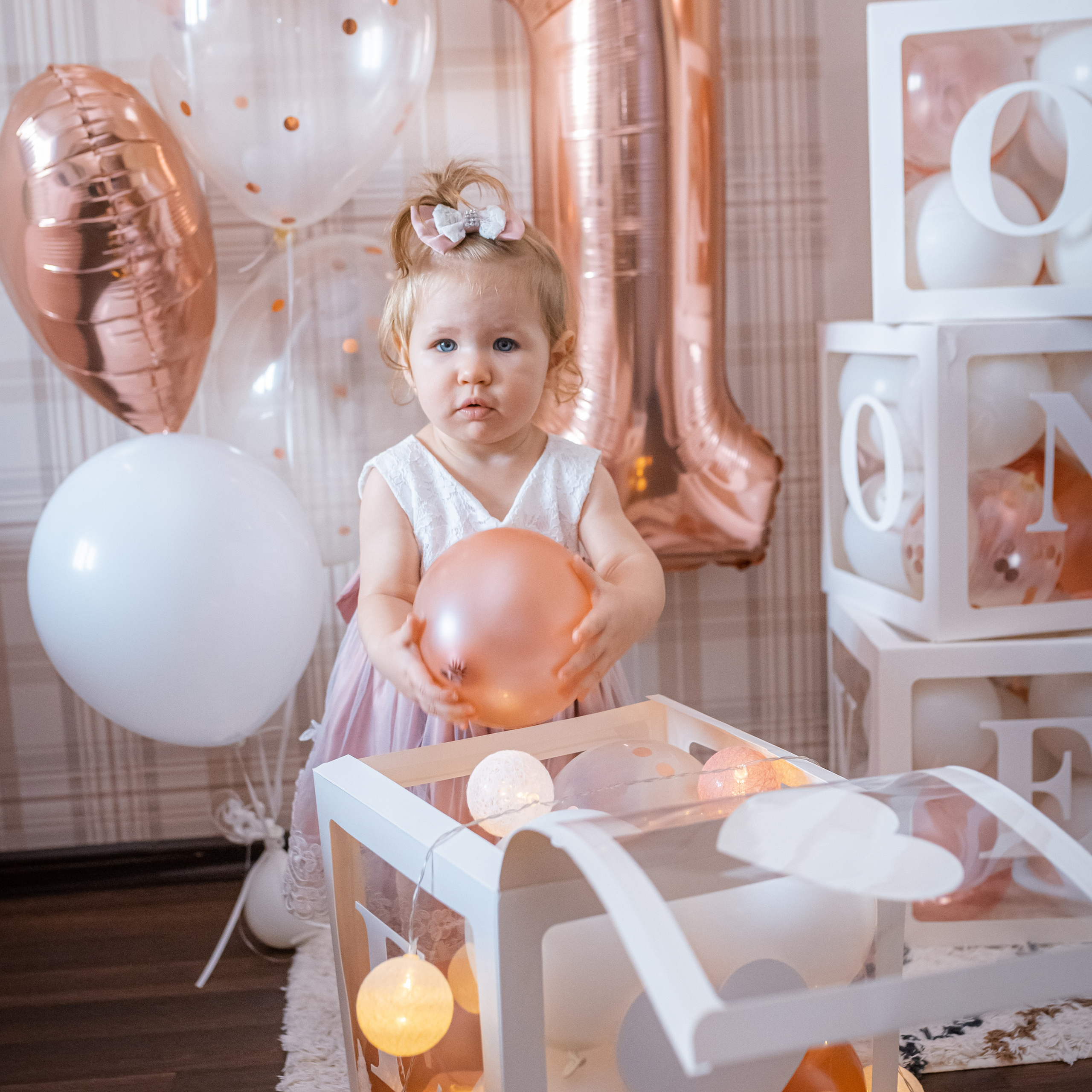 Полине годик.