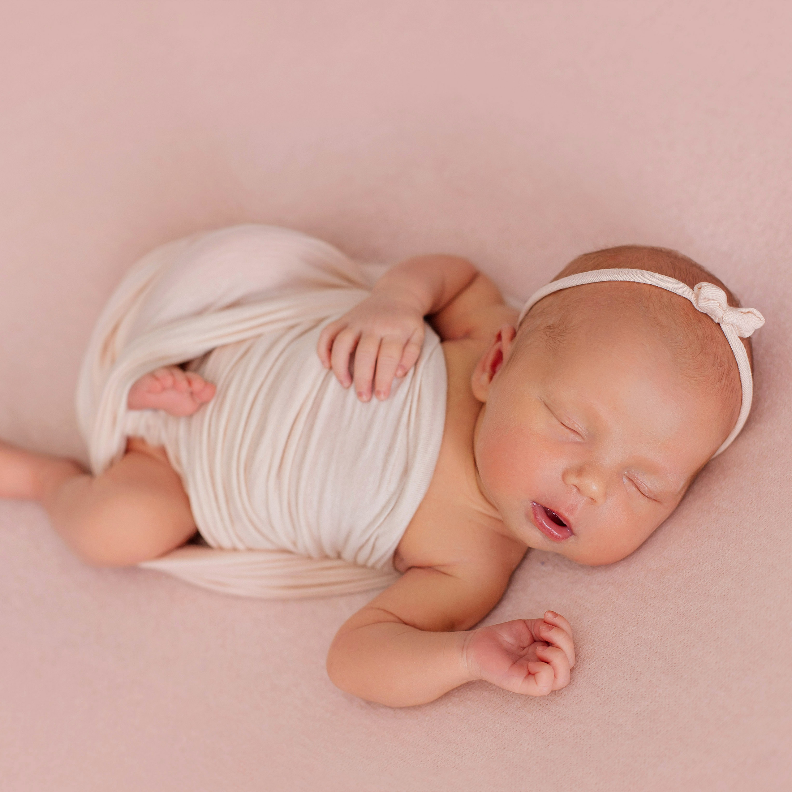 Милая новорожденная Милана. Фотограф новорожденных Ольга Джарты