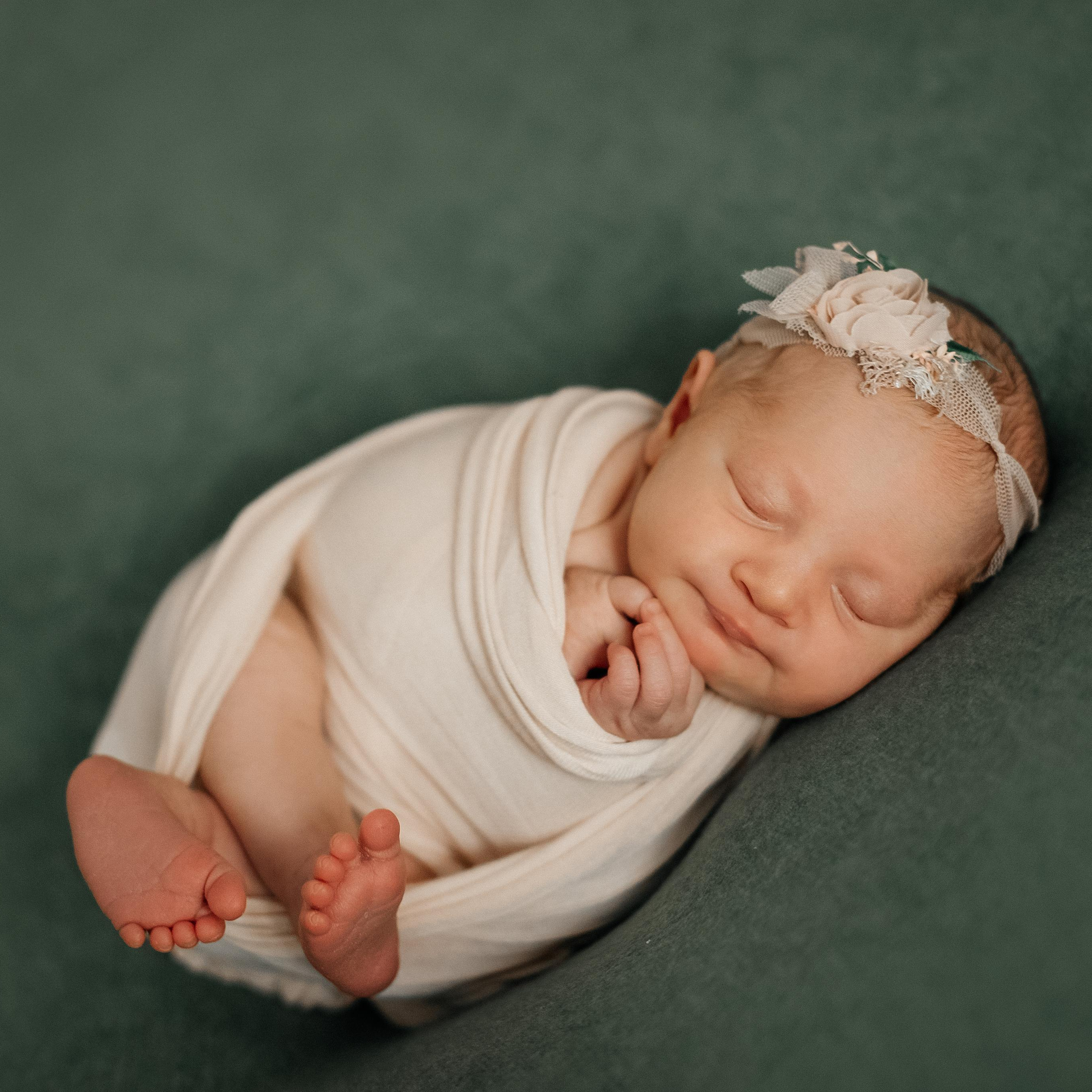 Кира - 7 дней. Фотограф новорожденных Ольга Джарты