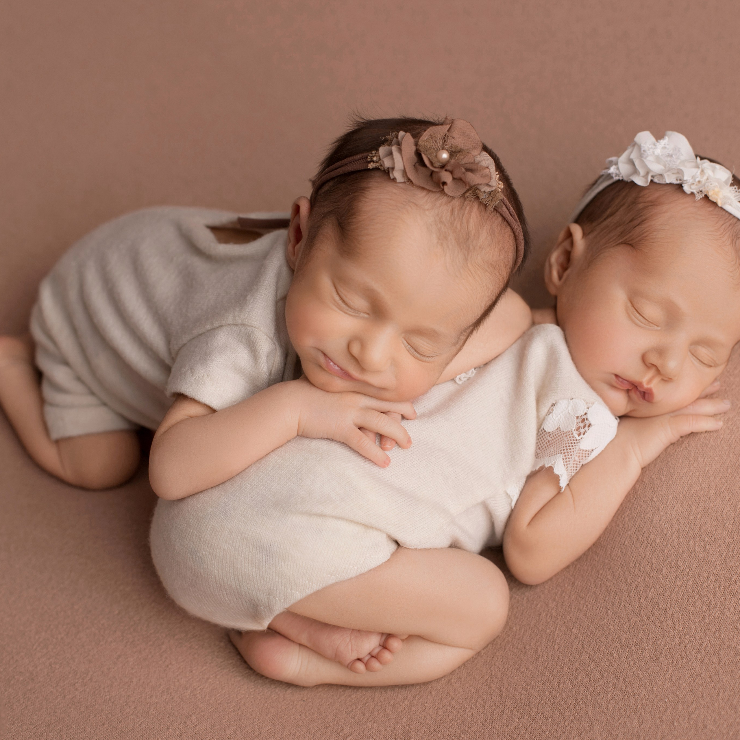 Марьяна и Ксюша. Фотограф новорожденных Ольга Джарты