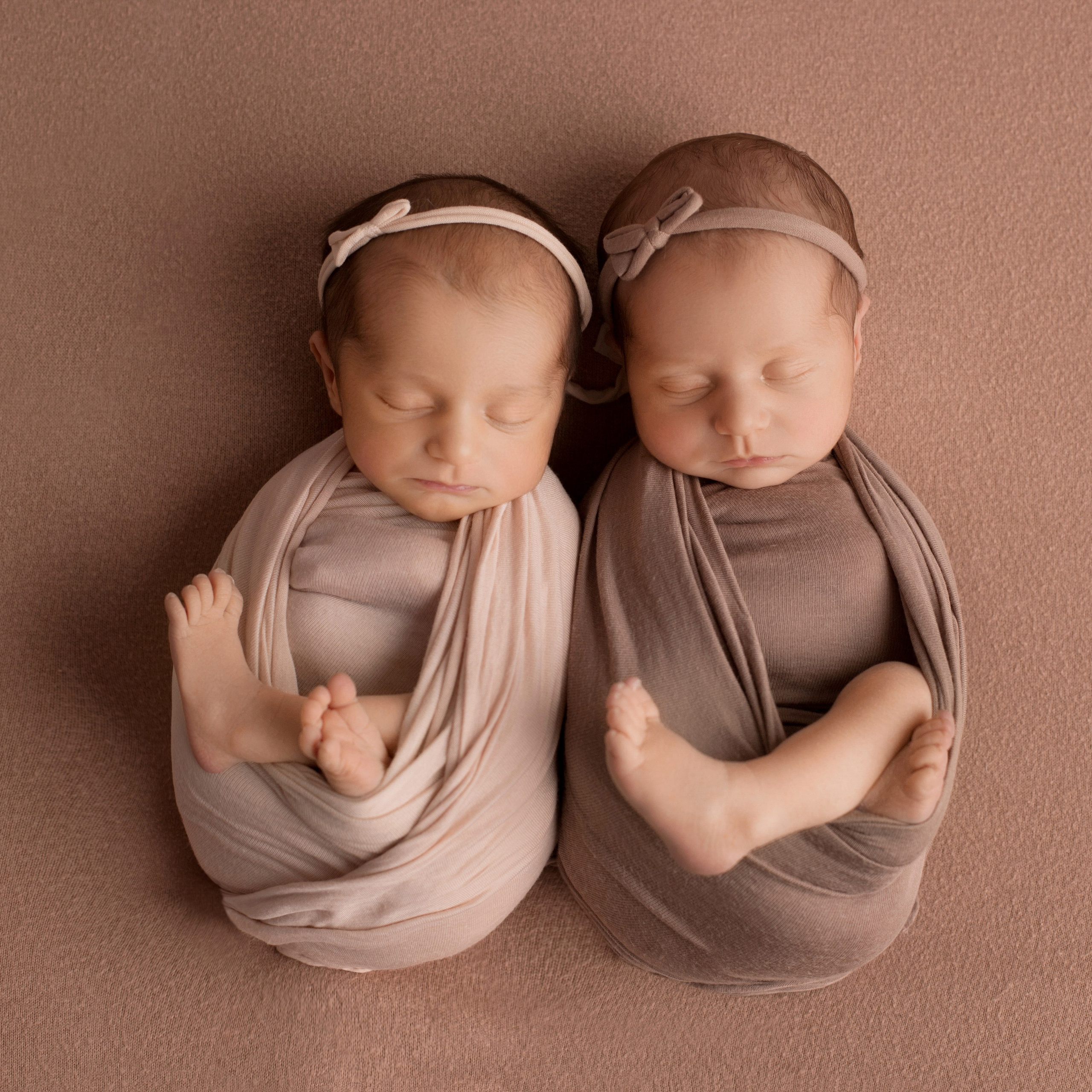 Марьяна и Ксюша. Фотограф новорожденных Ольга Джарты