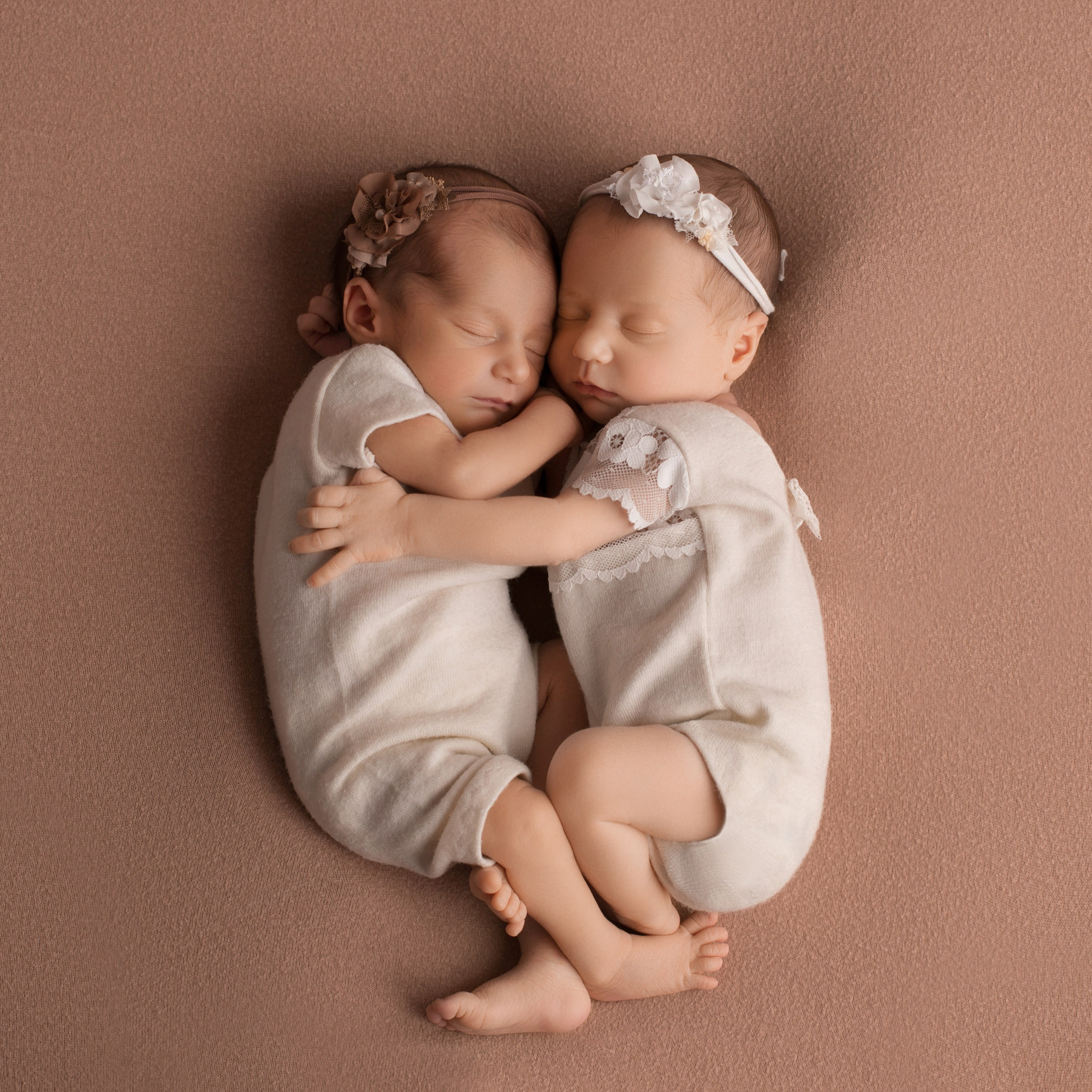 Марьяна и Ксюша. Фотограф новорожденных Ольга Джарты