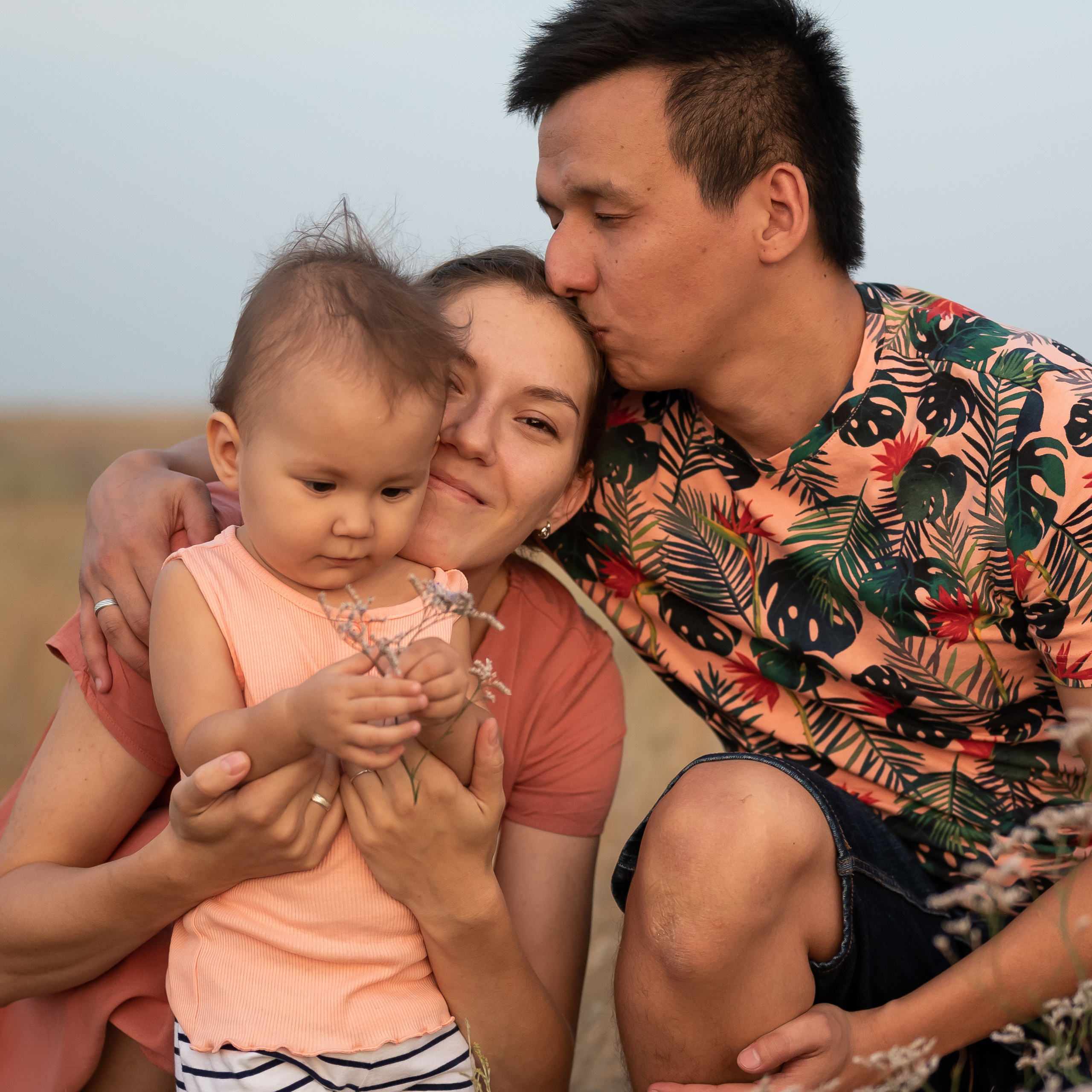 Маша, Альбек и София