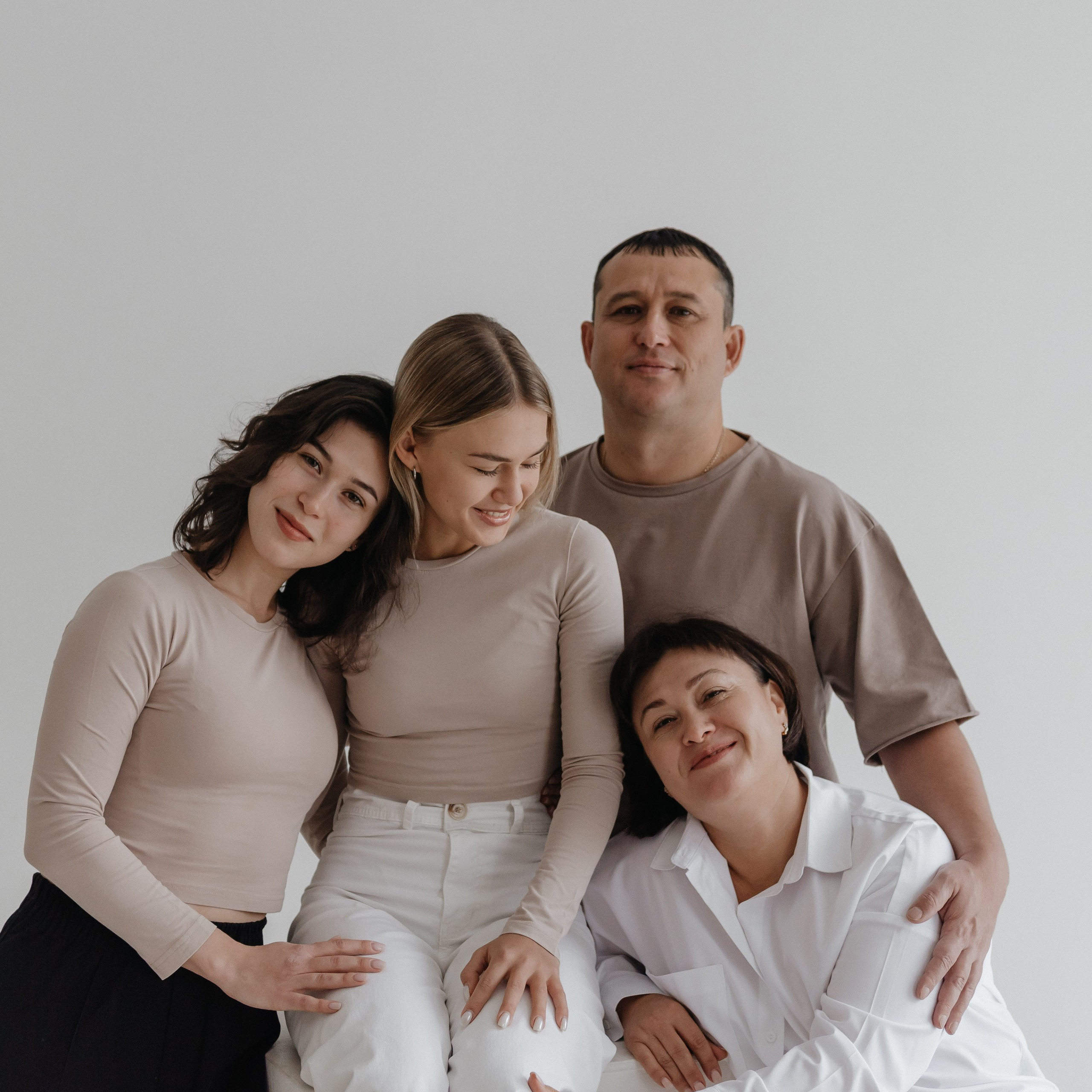 В студии большой семьёй