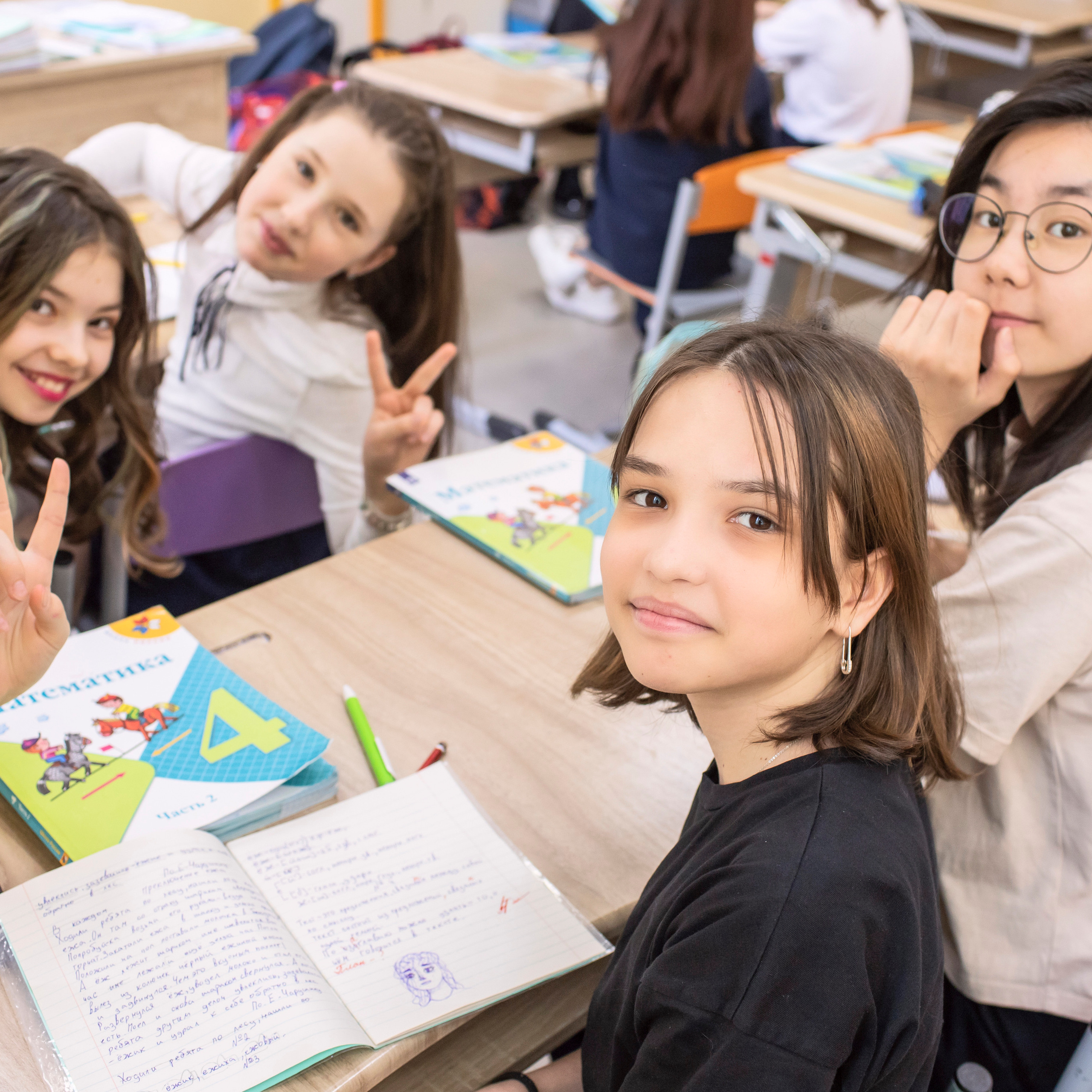 Выпуск начальной школы. Съёмка в классе