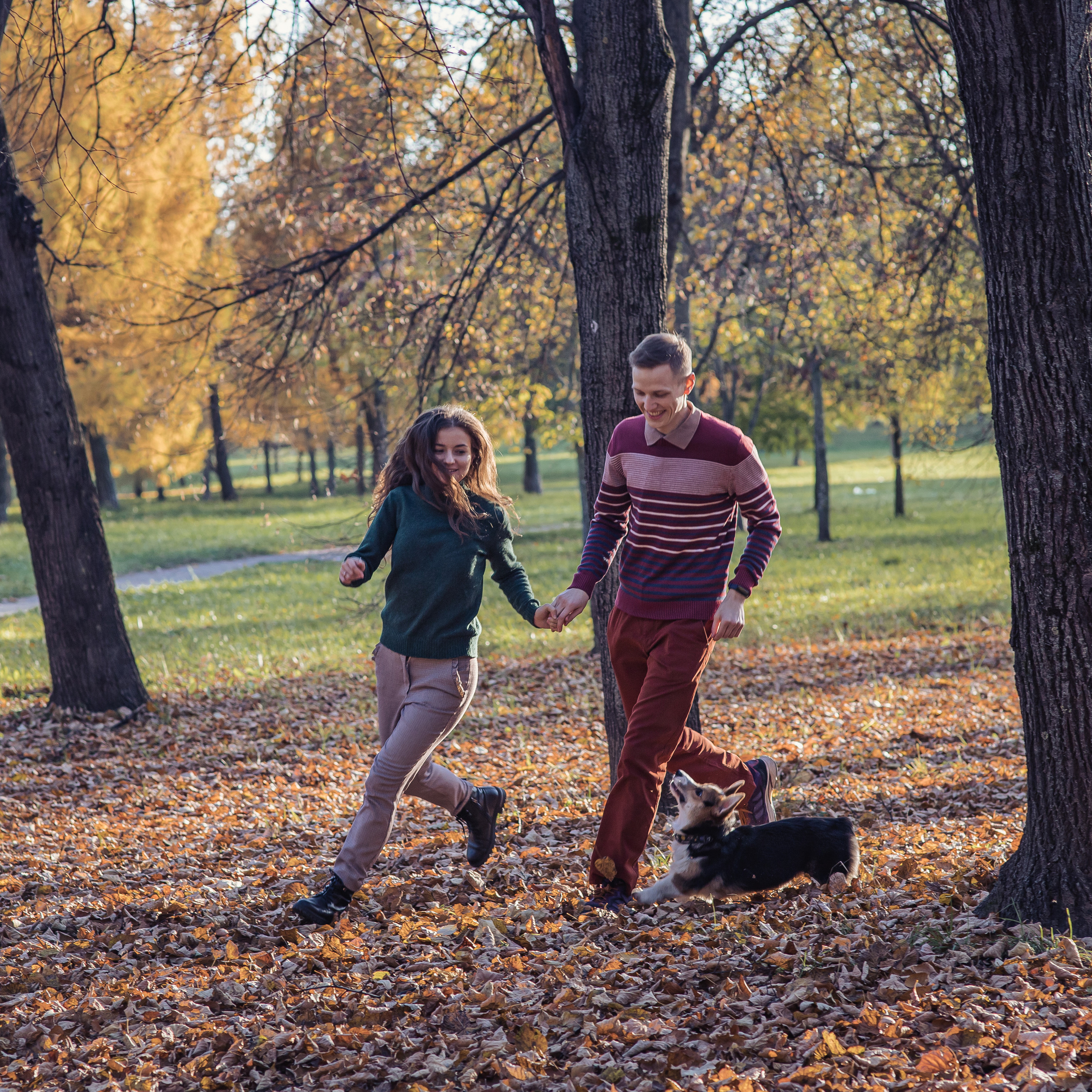 Ксюша, Рома и их пёс Боно породы корги