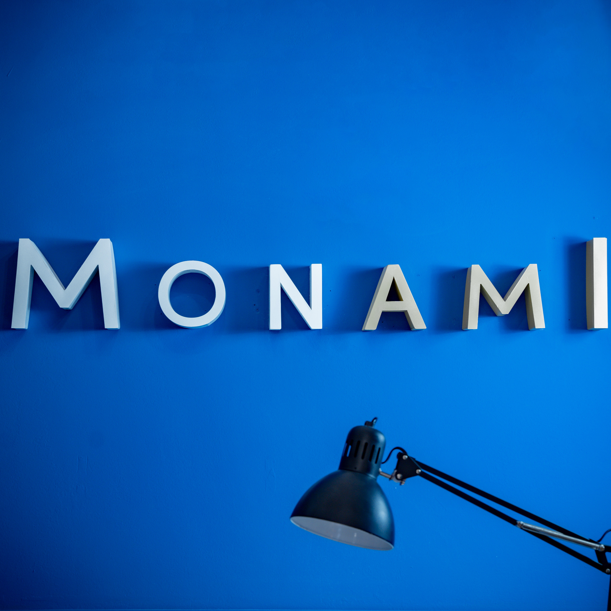 Контент для студии маникюра.