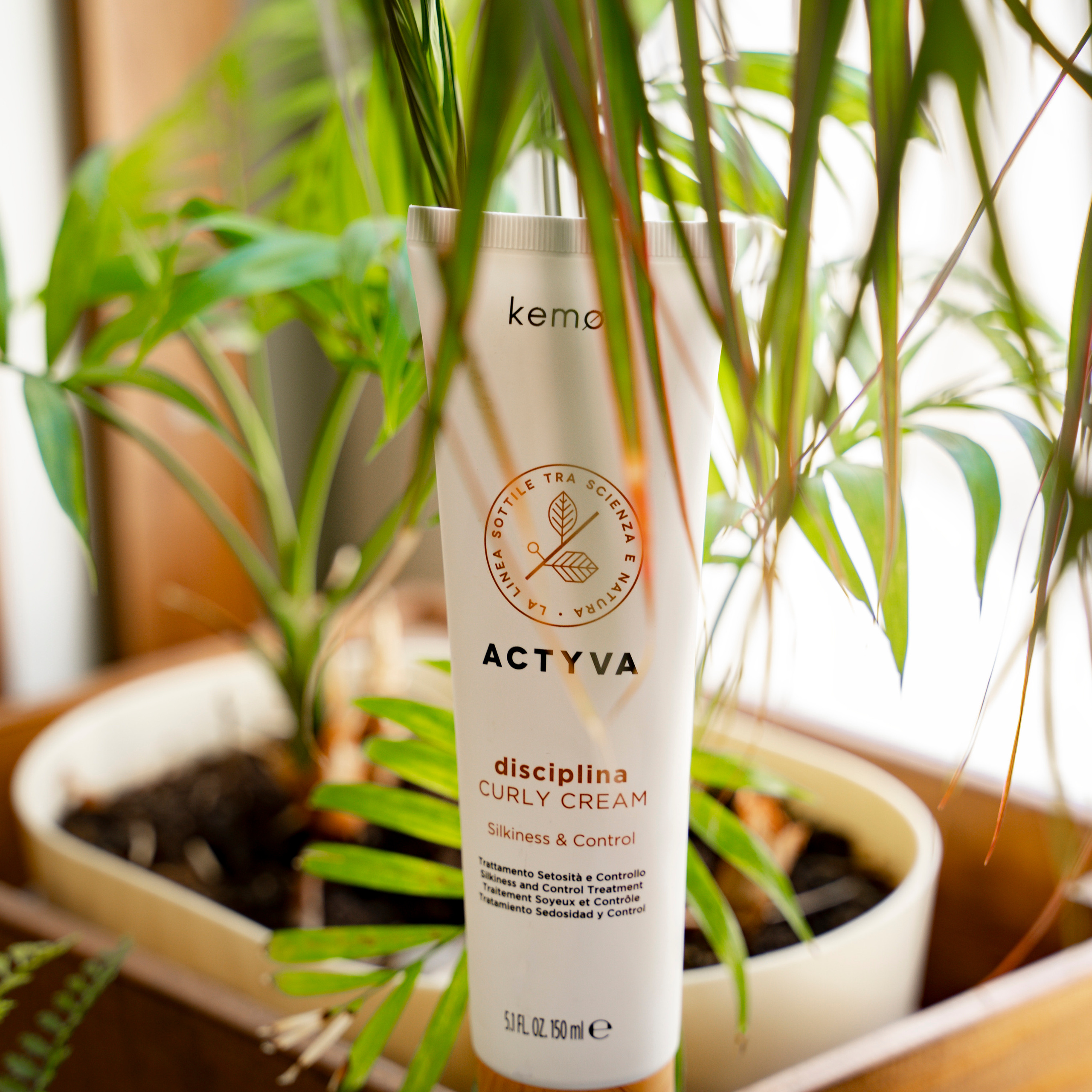 Косметика для волос. Предметная съёмка для соц сетей.