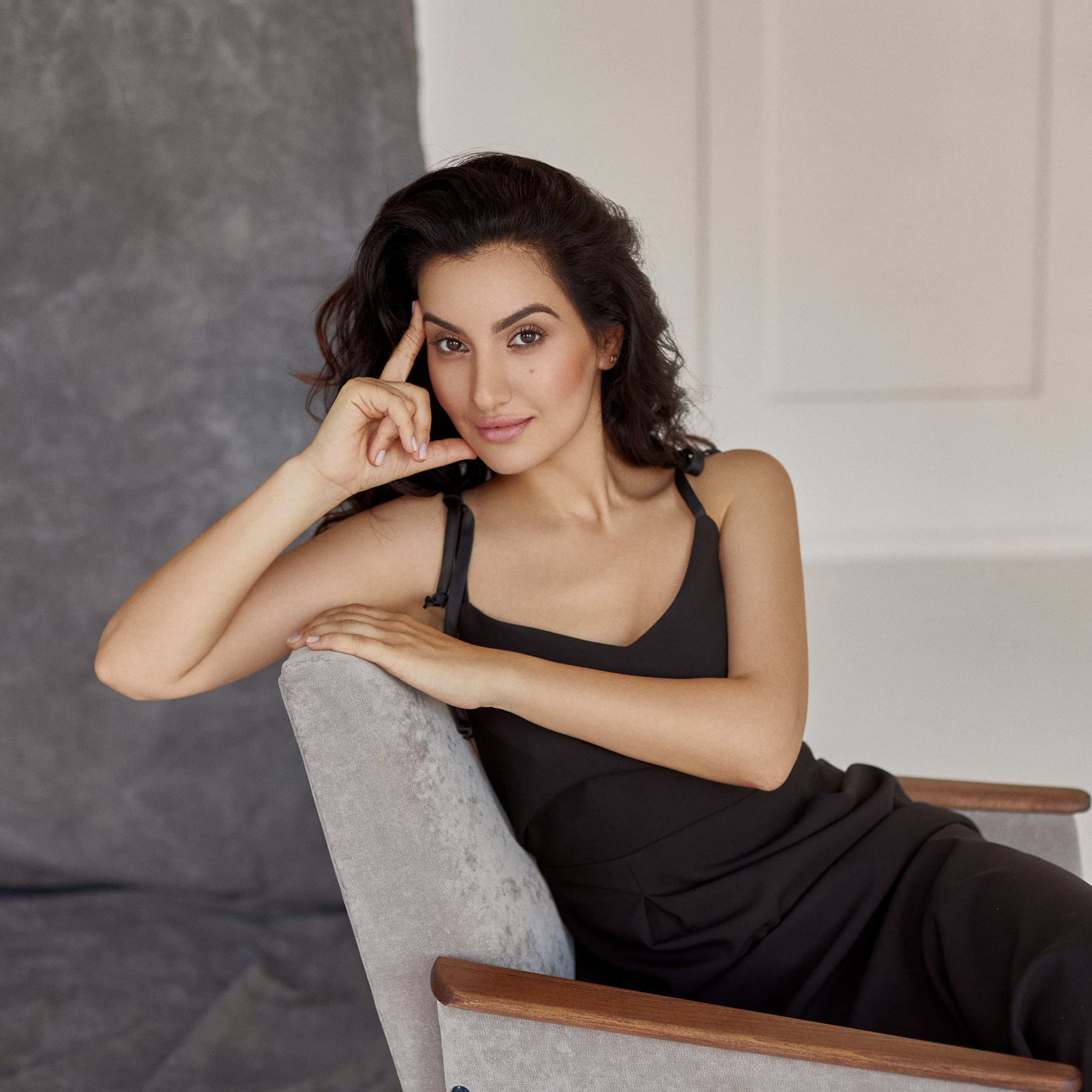 Cosmetologist Anait. Fashion and content photographer Anna Pavlova