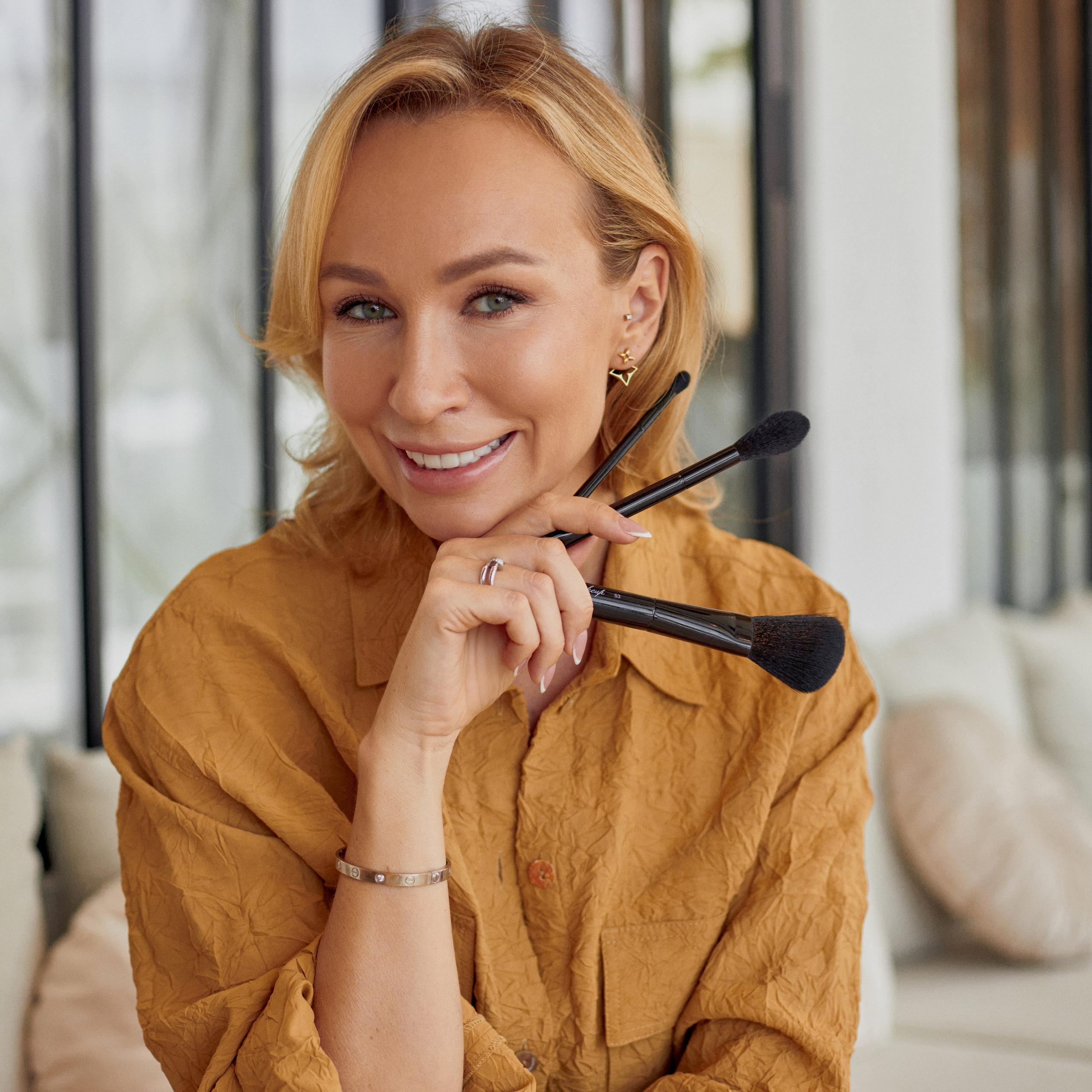 Romanova Makeup. Fashion and content photographer Anna Pavlova