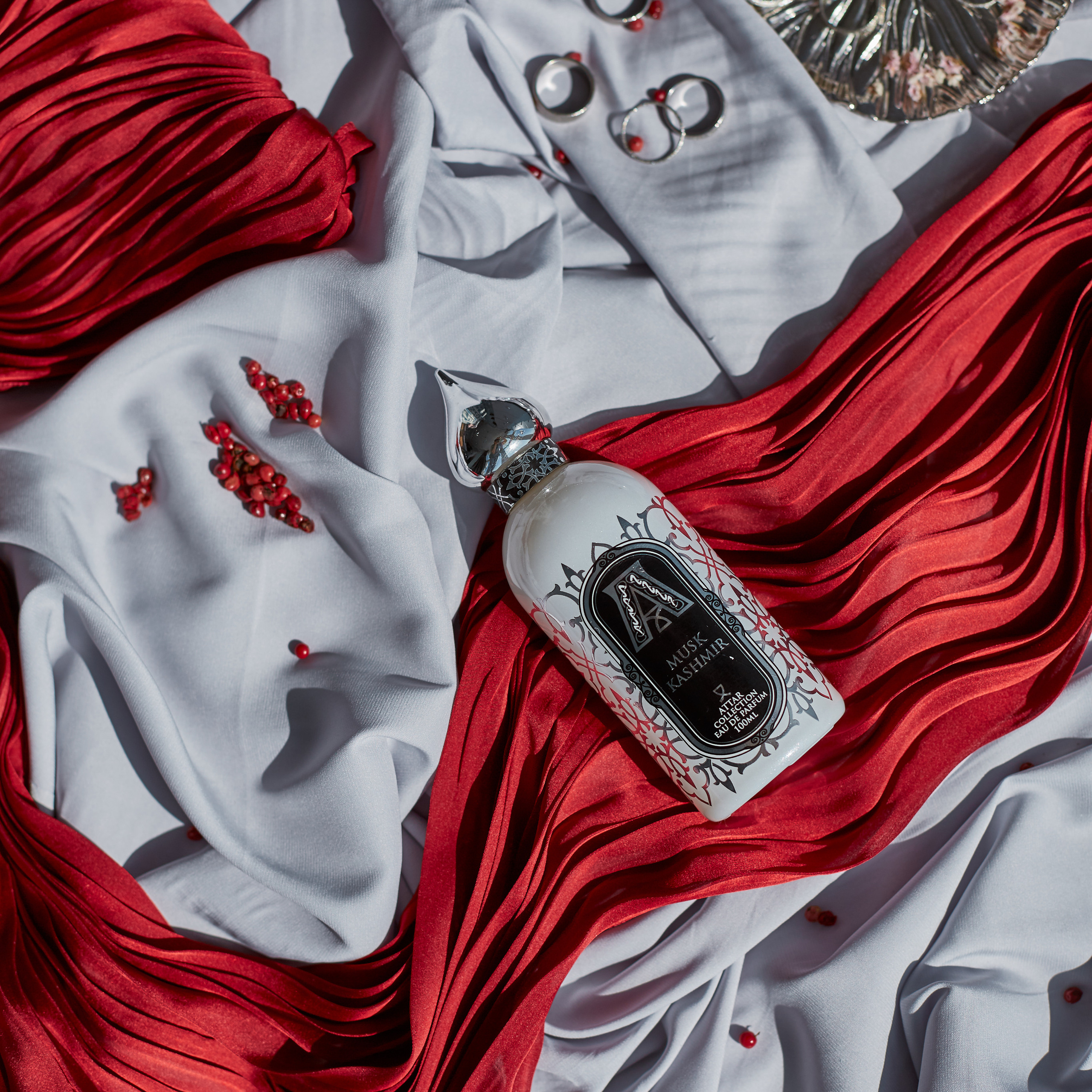 Das Parfume. Fashion and content photographer Anna Pavlova