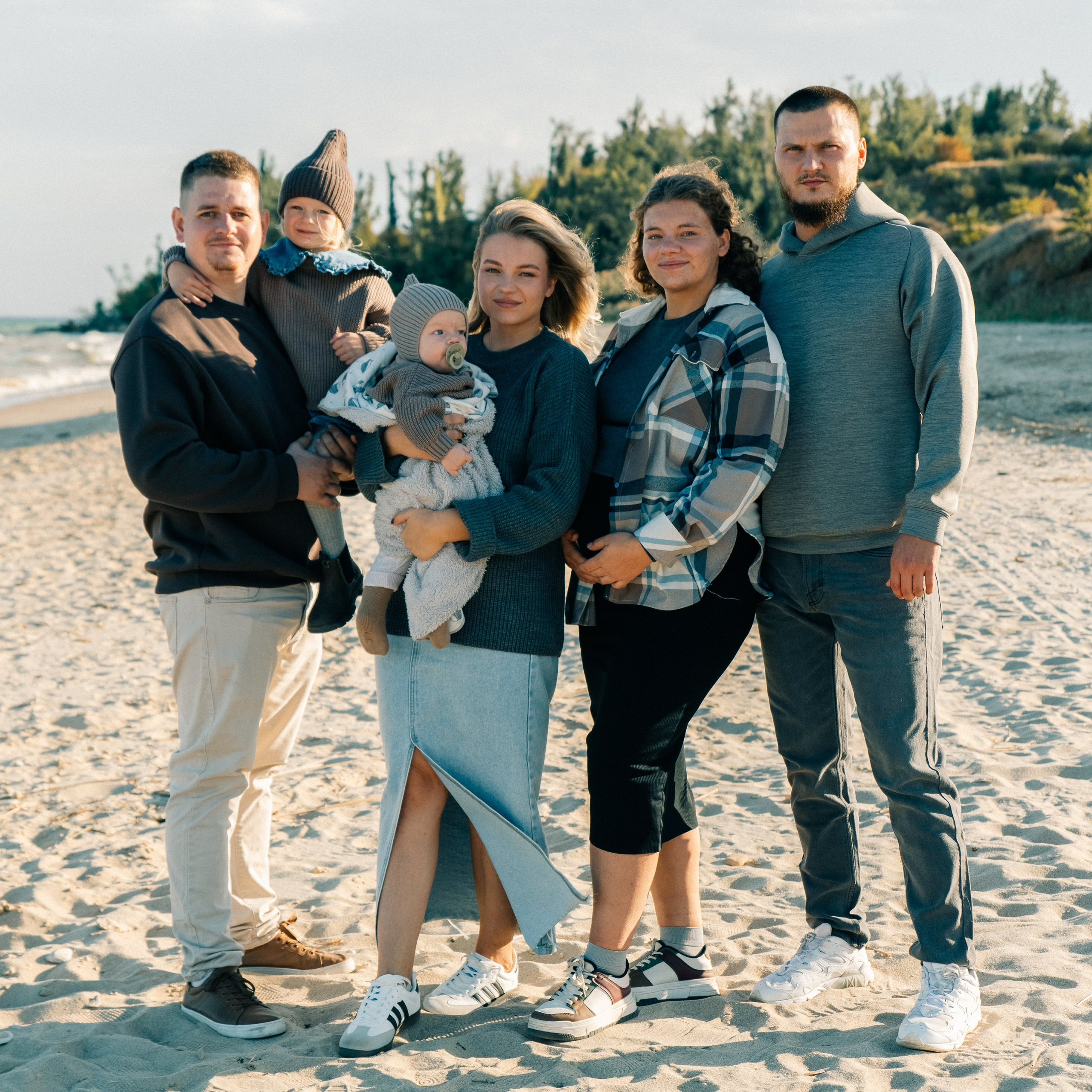 Семья Насти и Лизы