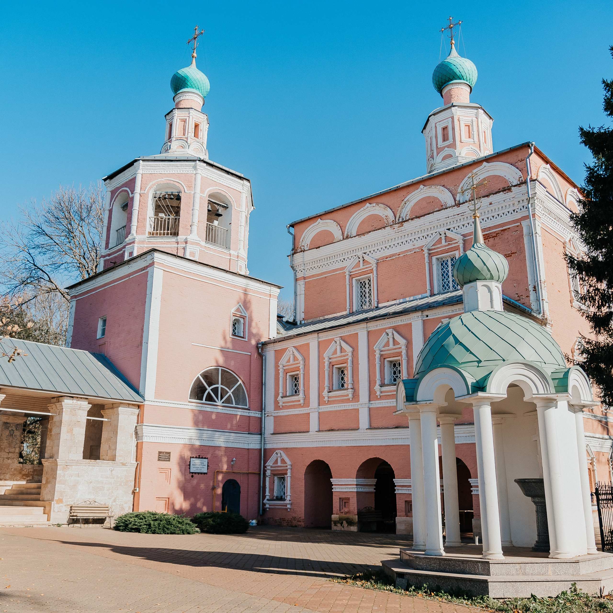 Крестины Тимофея //// Храм Свято-Никольского женского Венева монастыря — Николо-Успенская церковь
