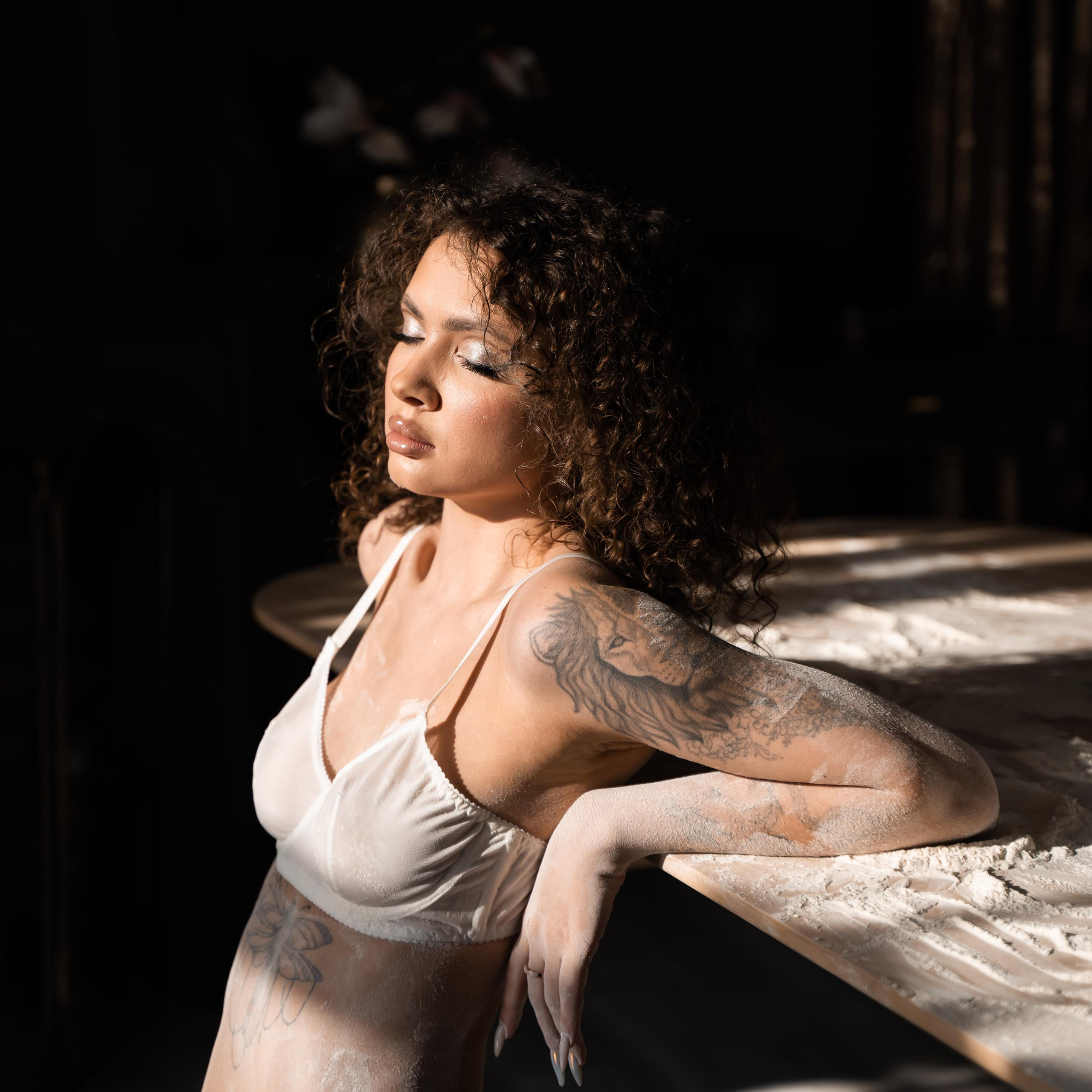 Немного будуар