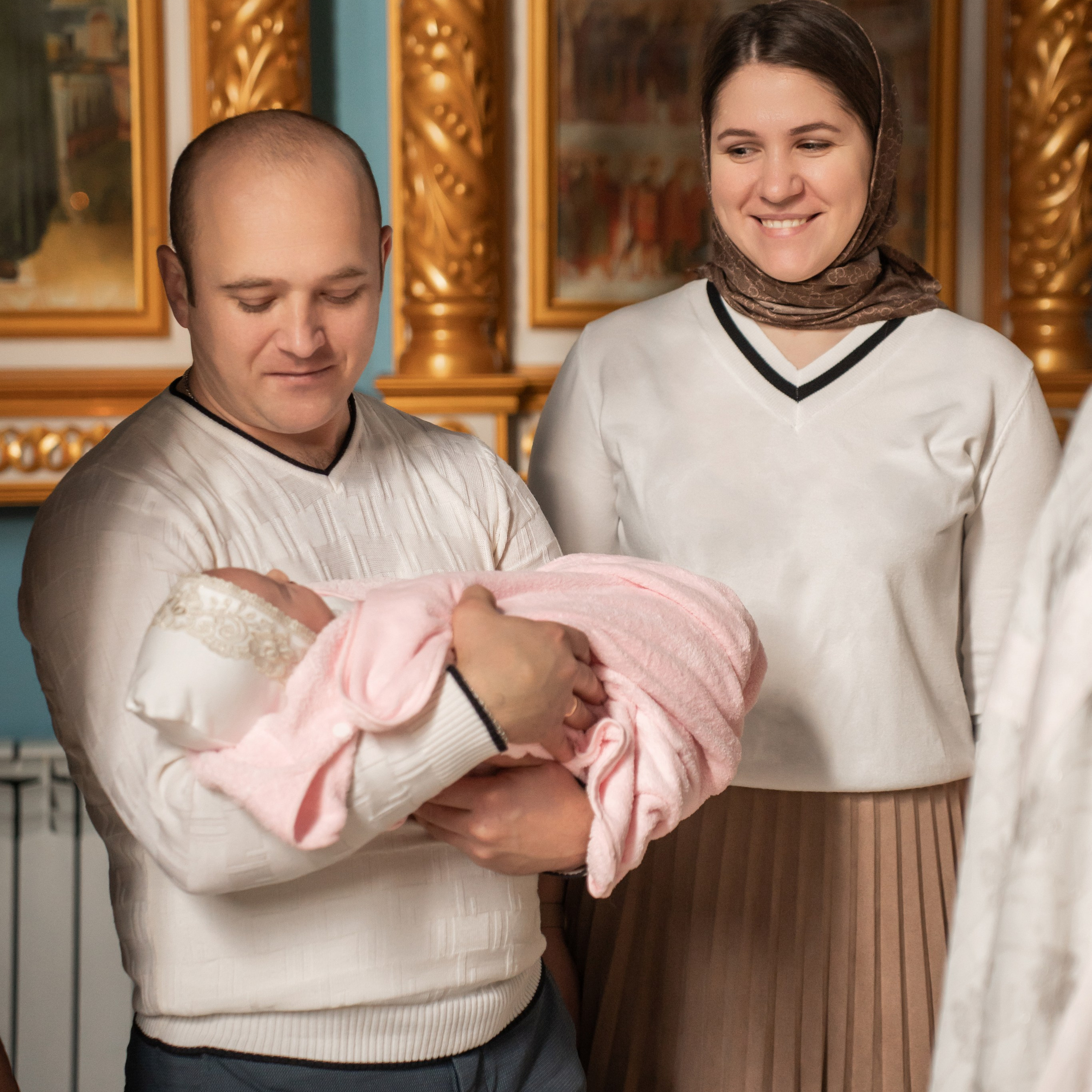 КРЕЩЕНИЕ ПОЛИНЫ В ХРАМЕ БОЖИЕЙ МАТЕРИ ВЗЫСКАНИЕ ПОГИБШИХ. Фотограф в Воронеже Ксения Князева