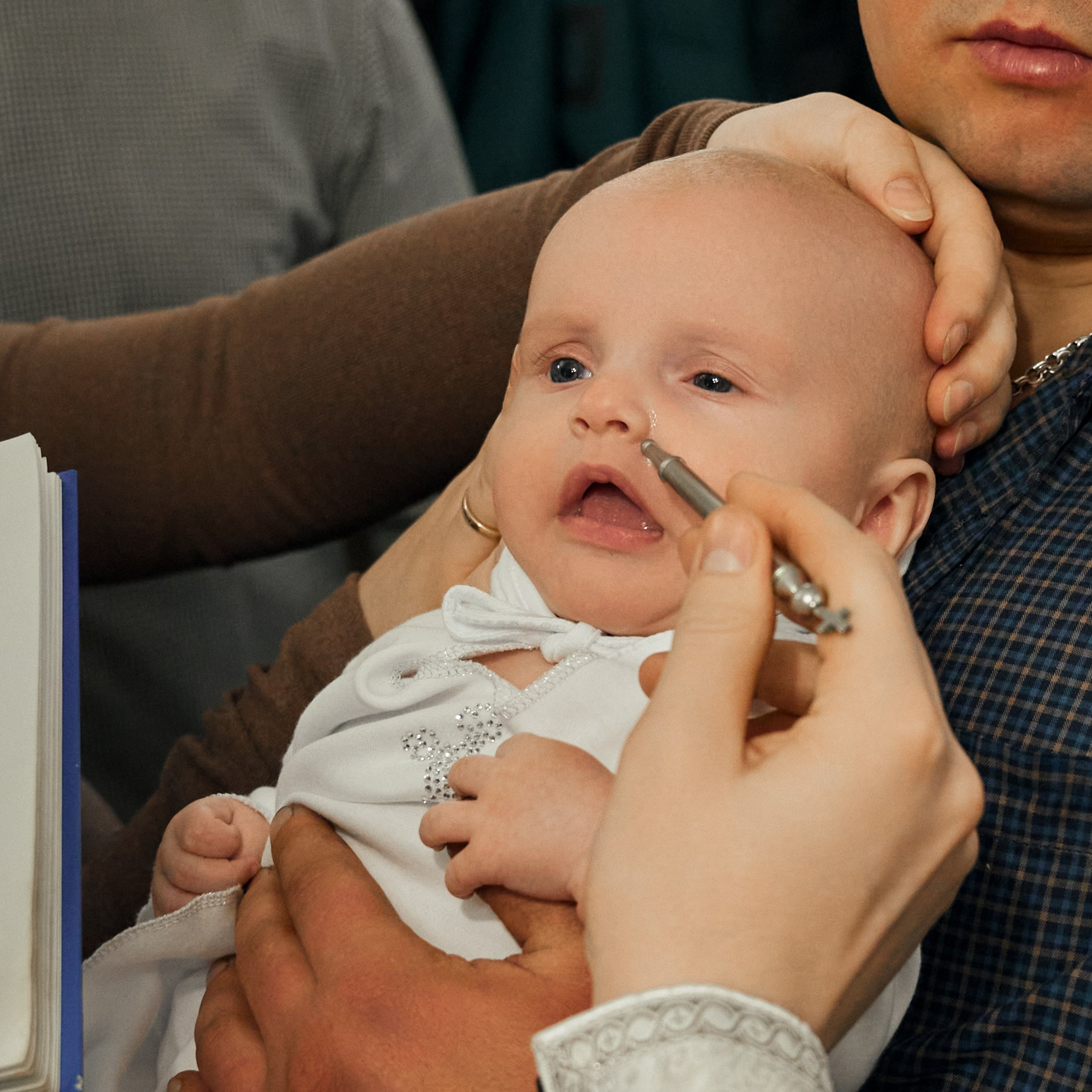 КРЕЩЕНИЕ РОМАНА И АРТЕМИЯ В ХРАМЕ АНДРЕЯ ПЕРВОЗВАННОГО. Фотограф в Воронеже Ксения Князева